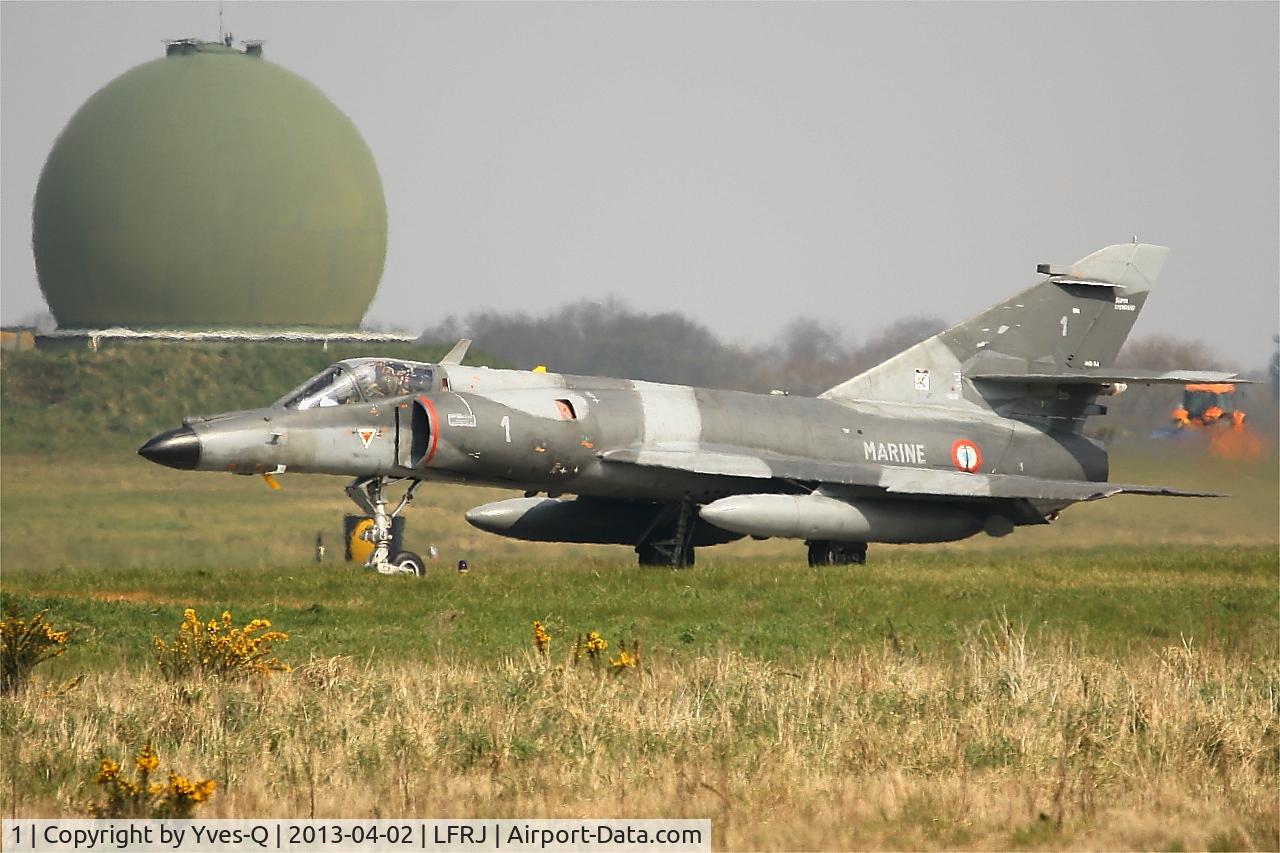 1, Dassault Super Etendard C/N 1, Dassault Super Etendard M (SEM), Taxiing to holding point Rwy 08, Landivisiau Naval Air Base (LFRJ)