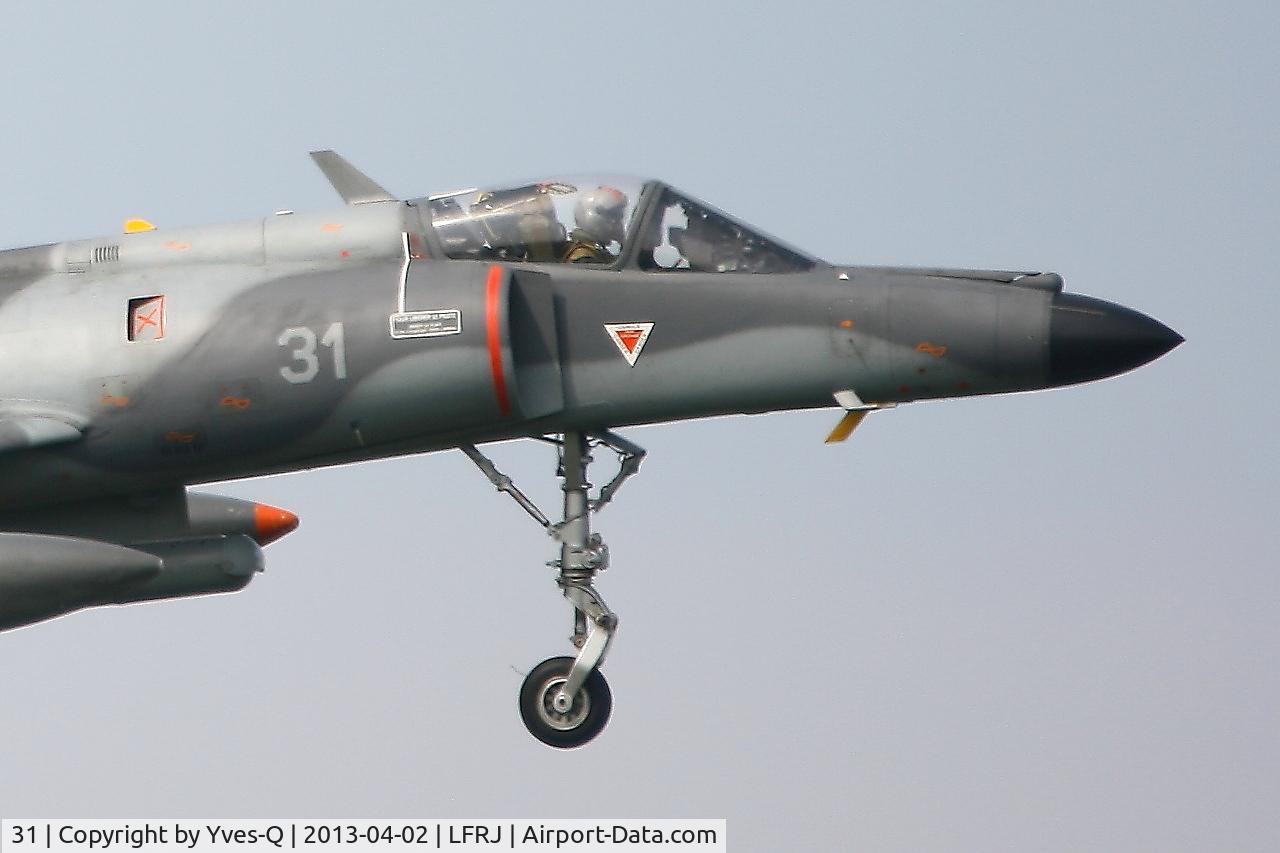 31, Dassault Super Etendard C/N 31, Dassault Super Etendard M, On final Rwy 08, Landivisiau Naval Air Base (LFRJ)
