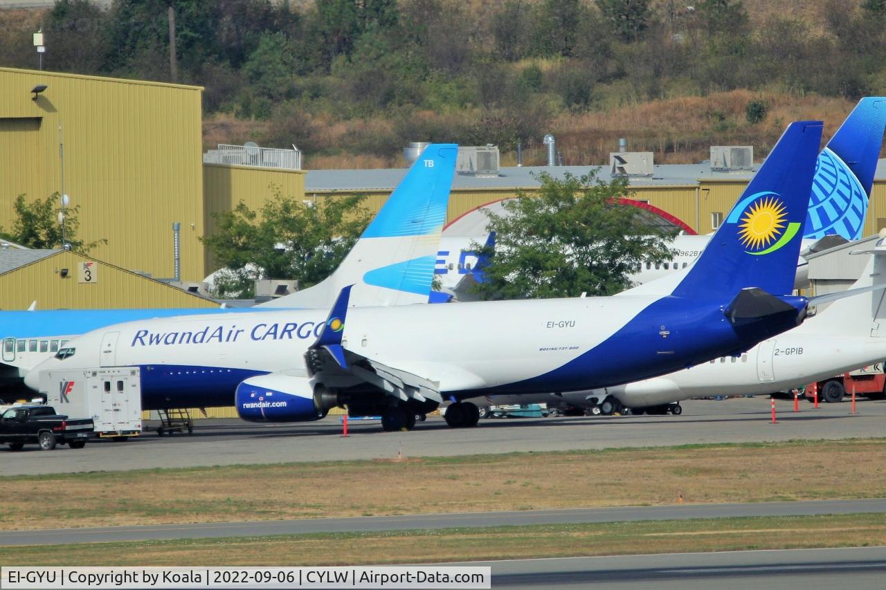 EI-GYU, 2007 Boeing 737-8K5 C/N 35131, Ready for new customer in Africa! Great view.