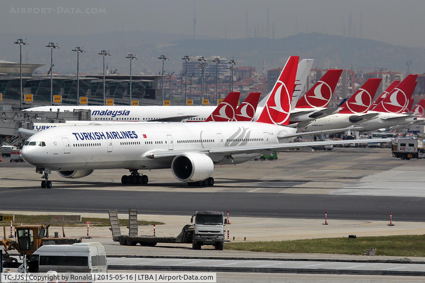 TC-JJS, 2014 Boeing 777-3F2/ER C/N 44117, at ataturk