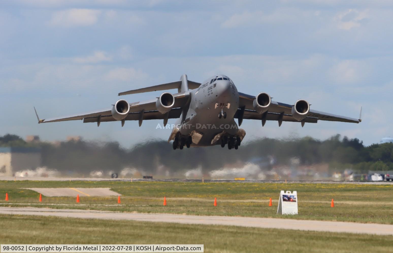 98-0052, 1998 Boeing C-17A Globemaster III C/N 50056/P-52, OSH 2022