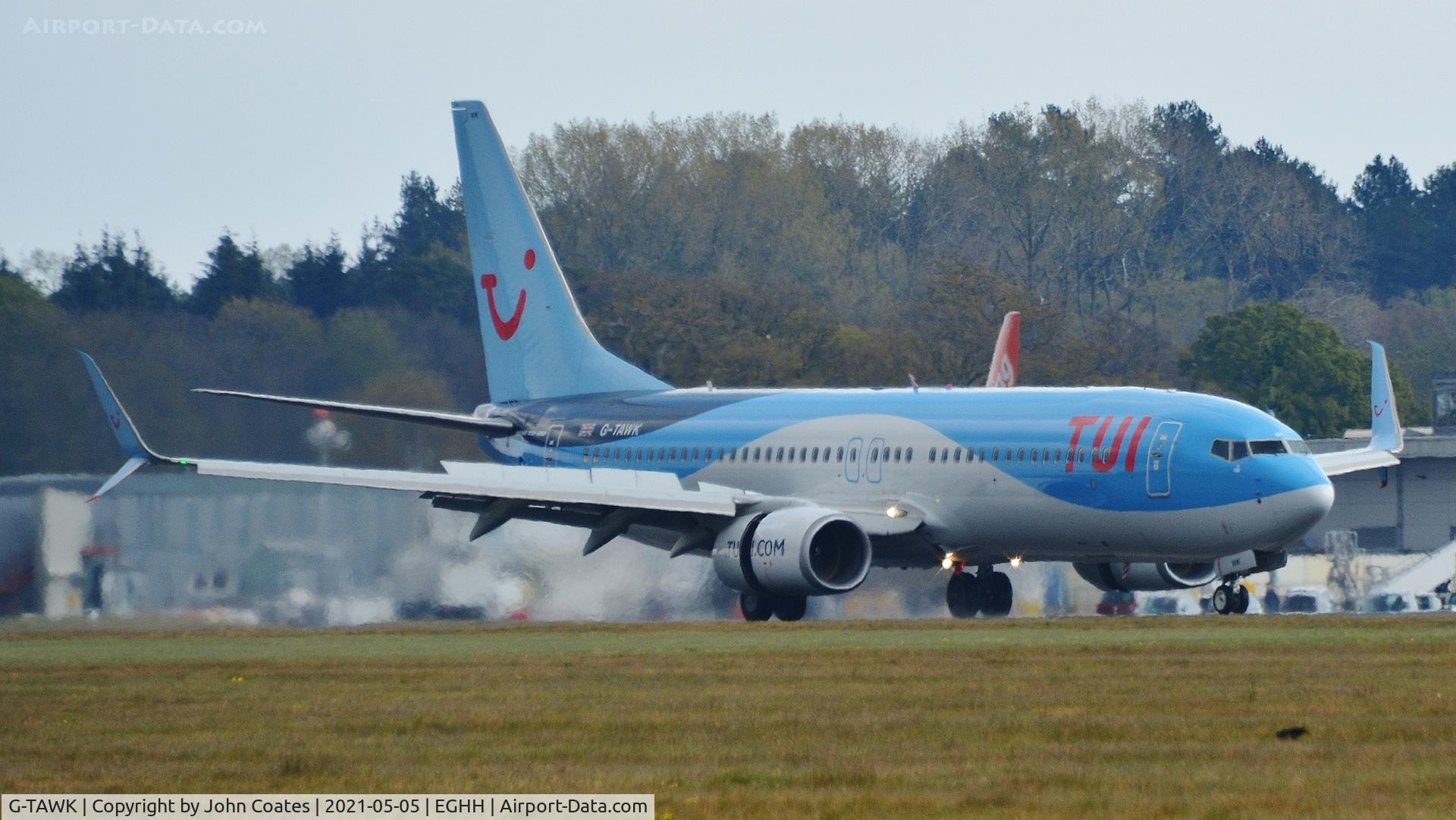 G-TAWK, 2012 Boeing 737-8K5 C/N 37239, Reverse thrust on arrival