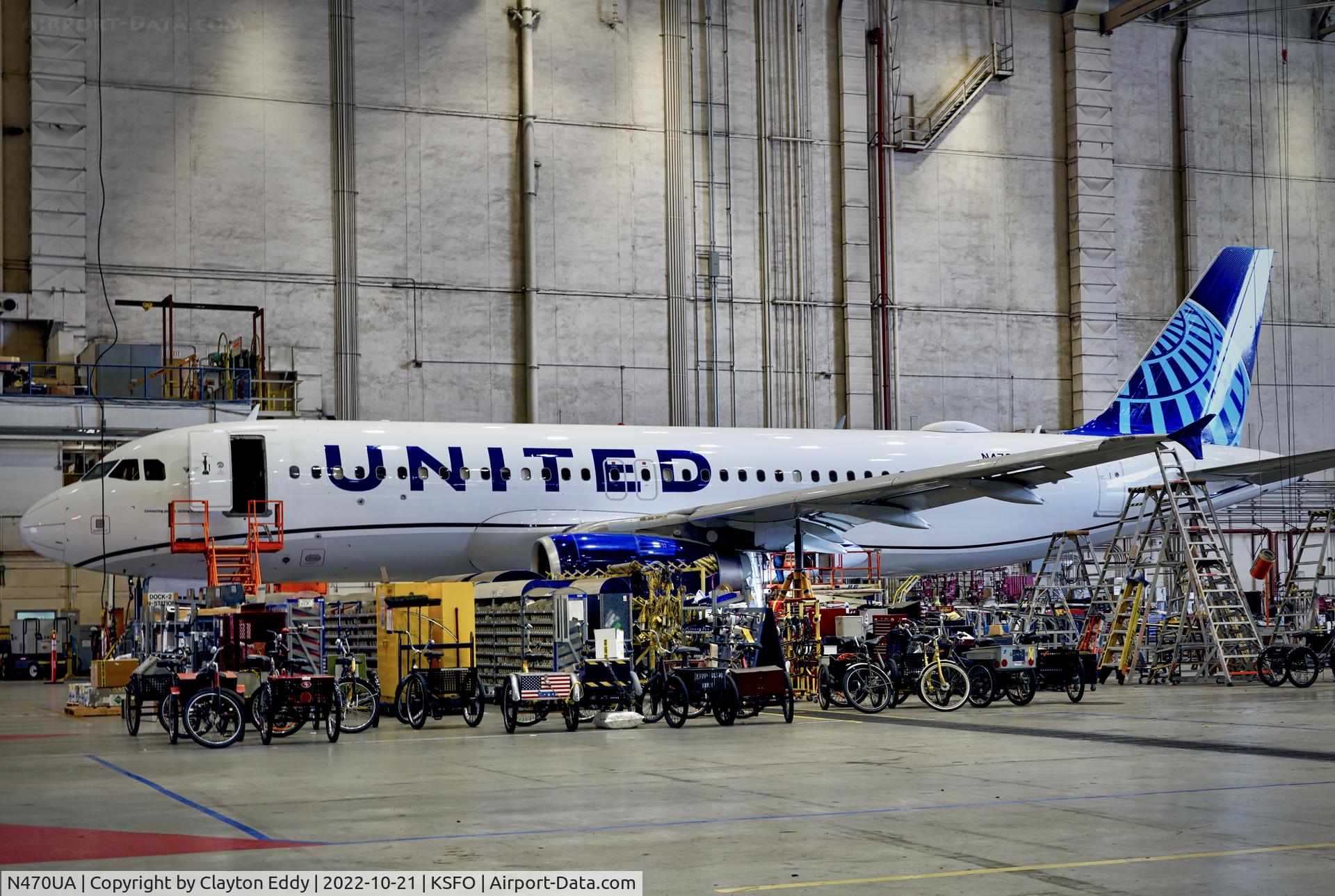 N470UA, 2001 Airbus A320-232 C/N 1427, SFO 2022.