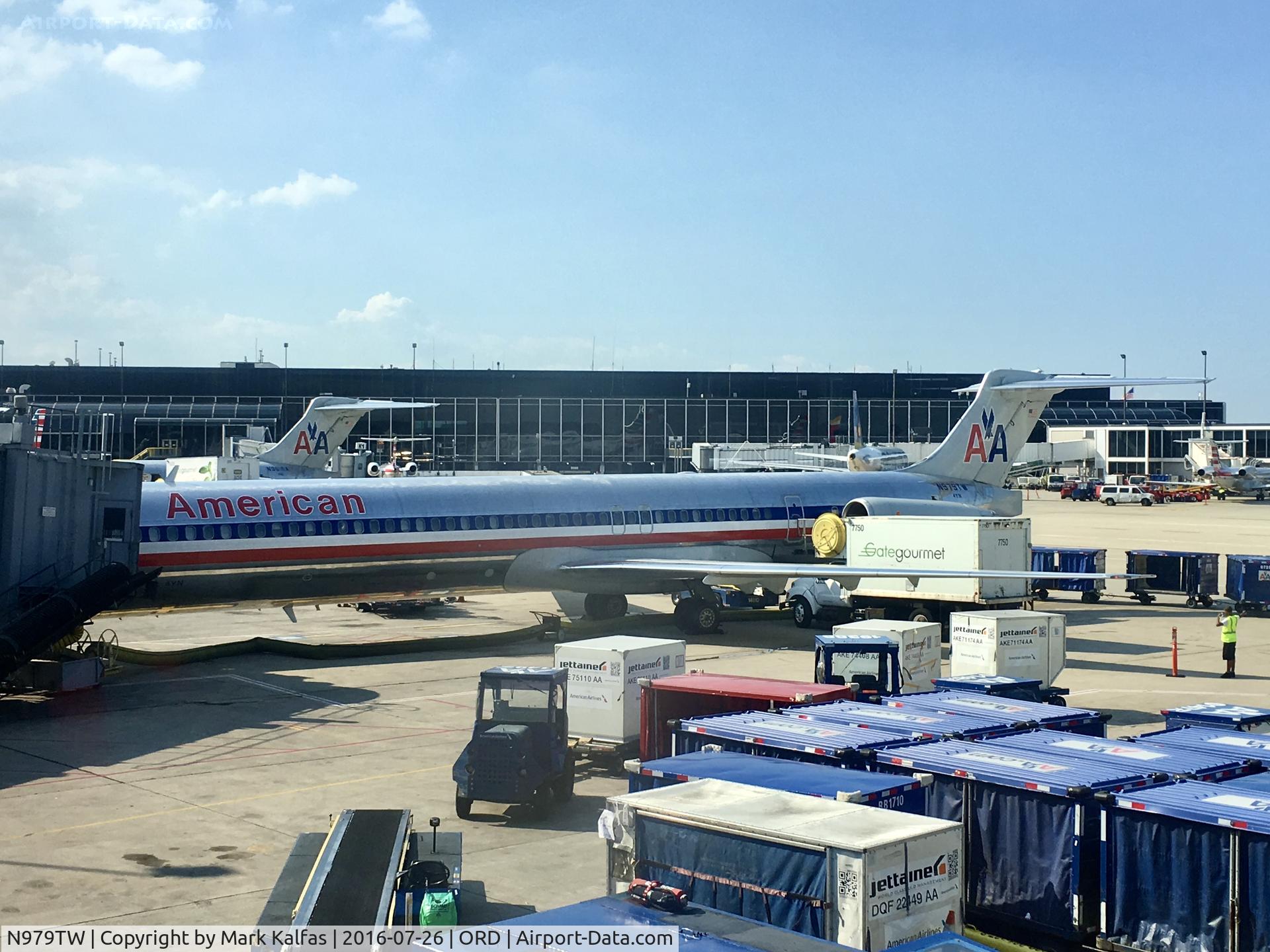 N979TW, 1999 McDonnell Douglas MD-83 (DC-9-83) C/N 53629, N979TW at ORD