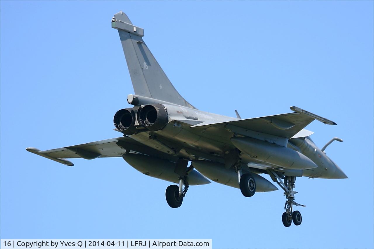 16, Dassault Rafale M C/N 16, Dassault Rafale M, On final rwy 08, Landivisiau Naval Air Base (LFRJ)