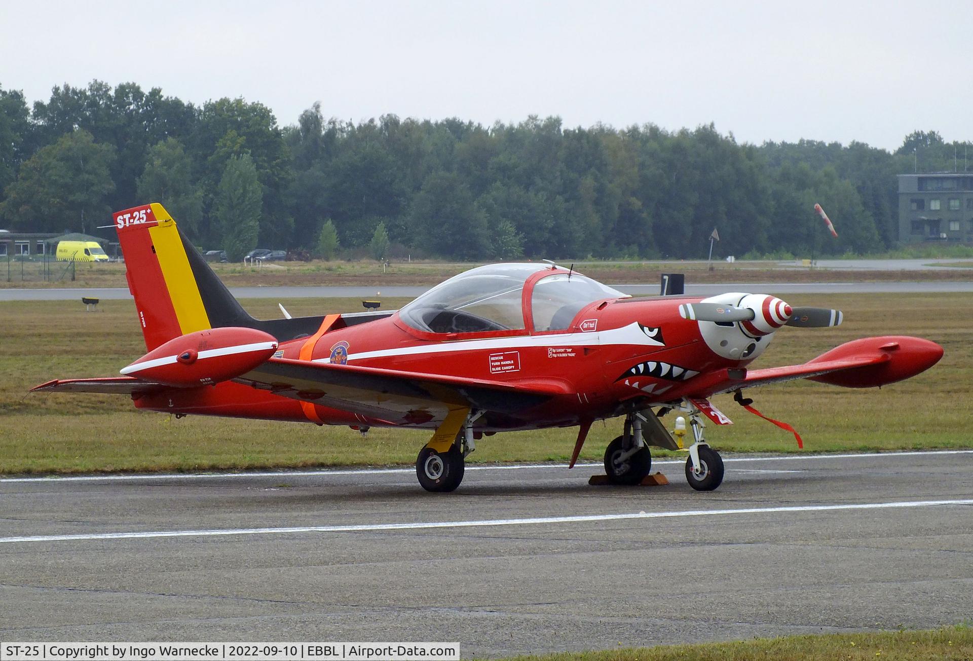 ST-25, 1970 SIAI-Marchetti SF-260MB C/N 10-25, SIAI-Marchetti SF.260MB of the FAeB (Belgian Air Force) 'Diables Rouges / Red Devils' aerobatic team at the 2022 Sanicole Spottersday at Kleine Brogel air base