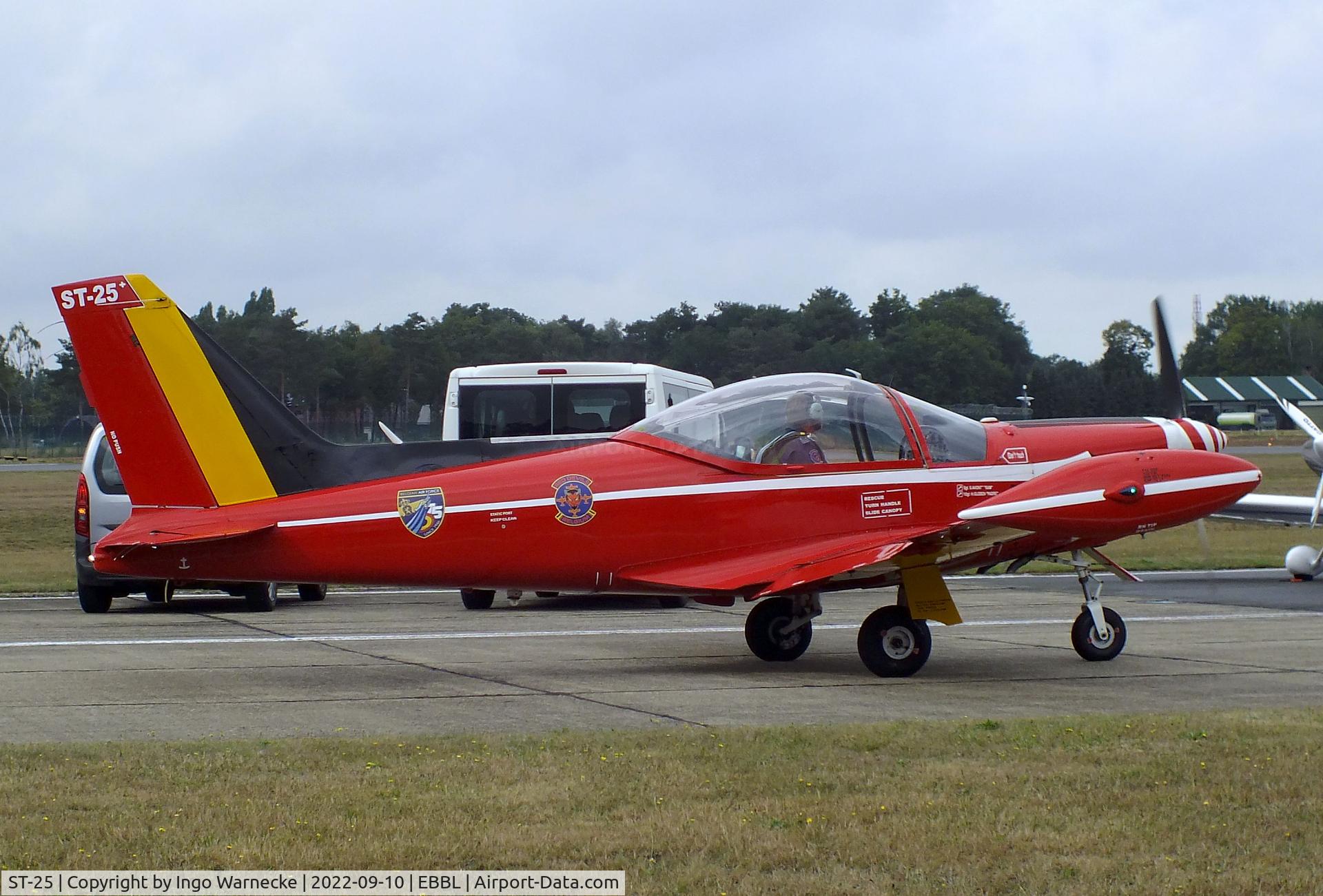 ST-25, 1970 SIAI-Marchetti SF-260MB C/N 10-25, SIAI-Marchetti SF.260MB of the FAeB (Belgian Air Force) 'Diables Rouges / Red Devils' aerobatic team at the 2022 Sanicole Spottersday at Kleine Brogel air base