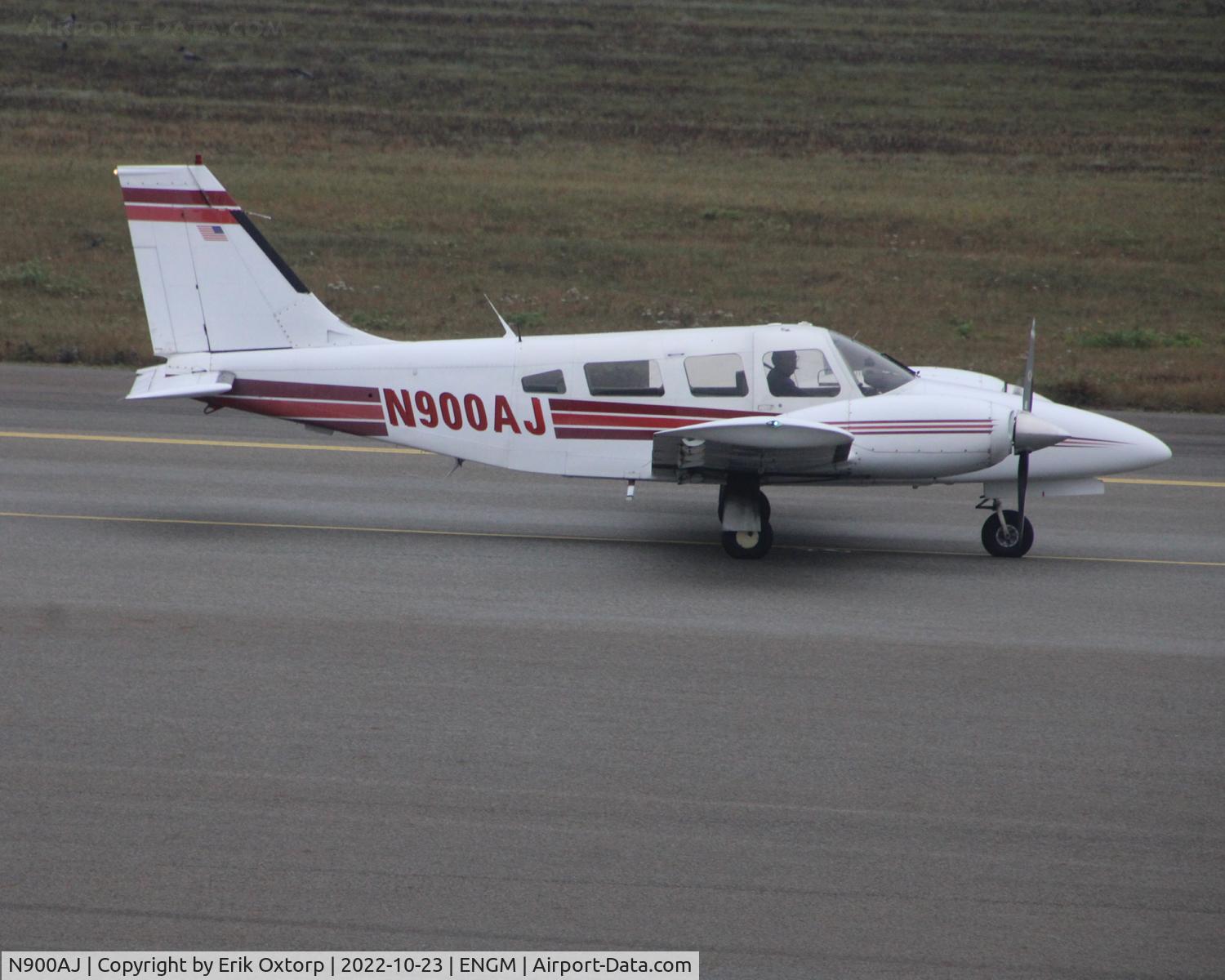 N900AJ, 1978 Piper PA-34-200T C/N 34-7870272, N900j in OSL