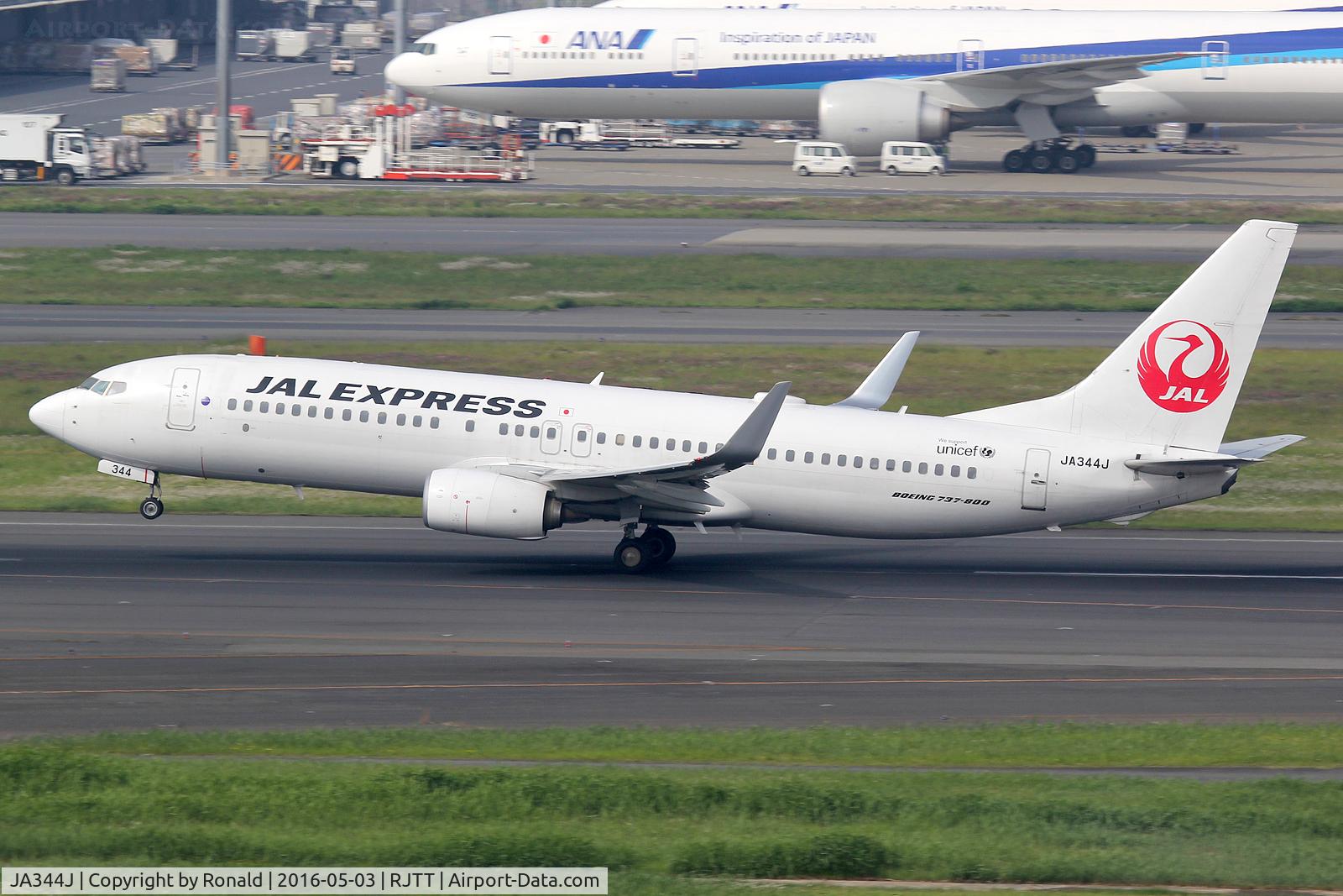 JA344J, 2012 Boeing 737-846 C/N 39193, at hnd