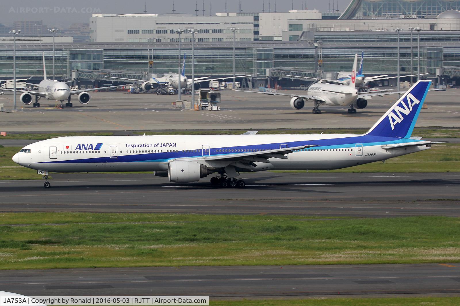 JA753A, 1998 Boeing 777-381 C/N 28273, at hnd