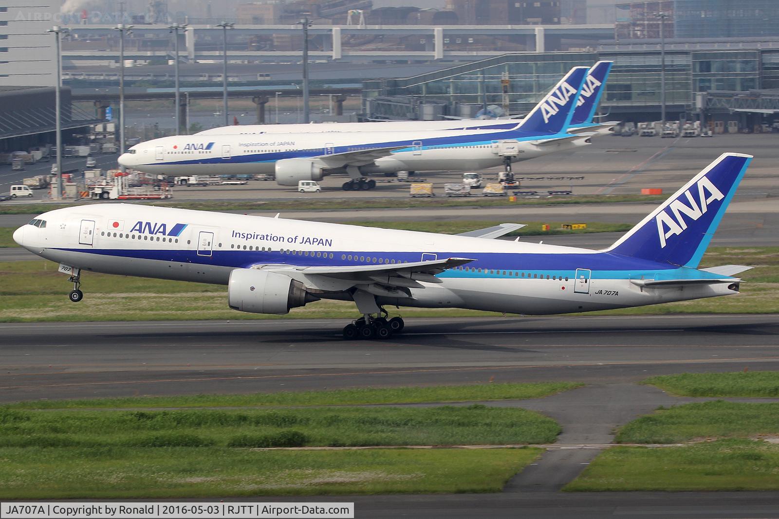JA707A, 1999 Boeing 777-281/ER C/N 27037, at hnd
