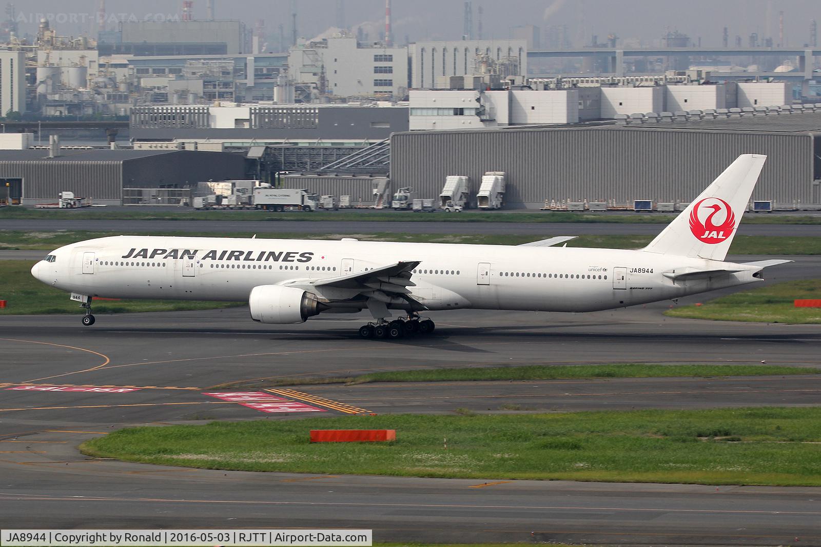 JA8944, 1999 Boeing 777-346 C/N 28396, at hnd