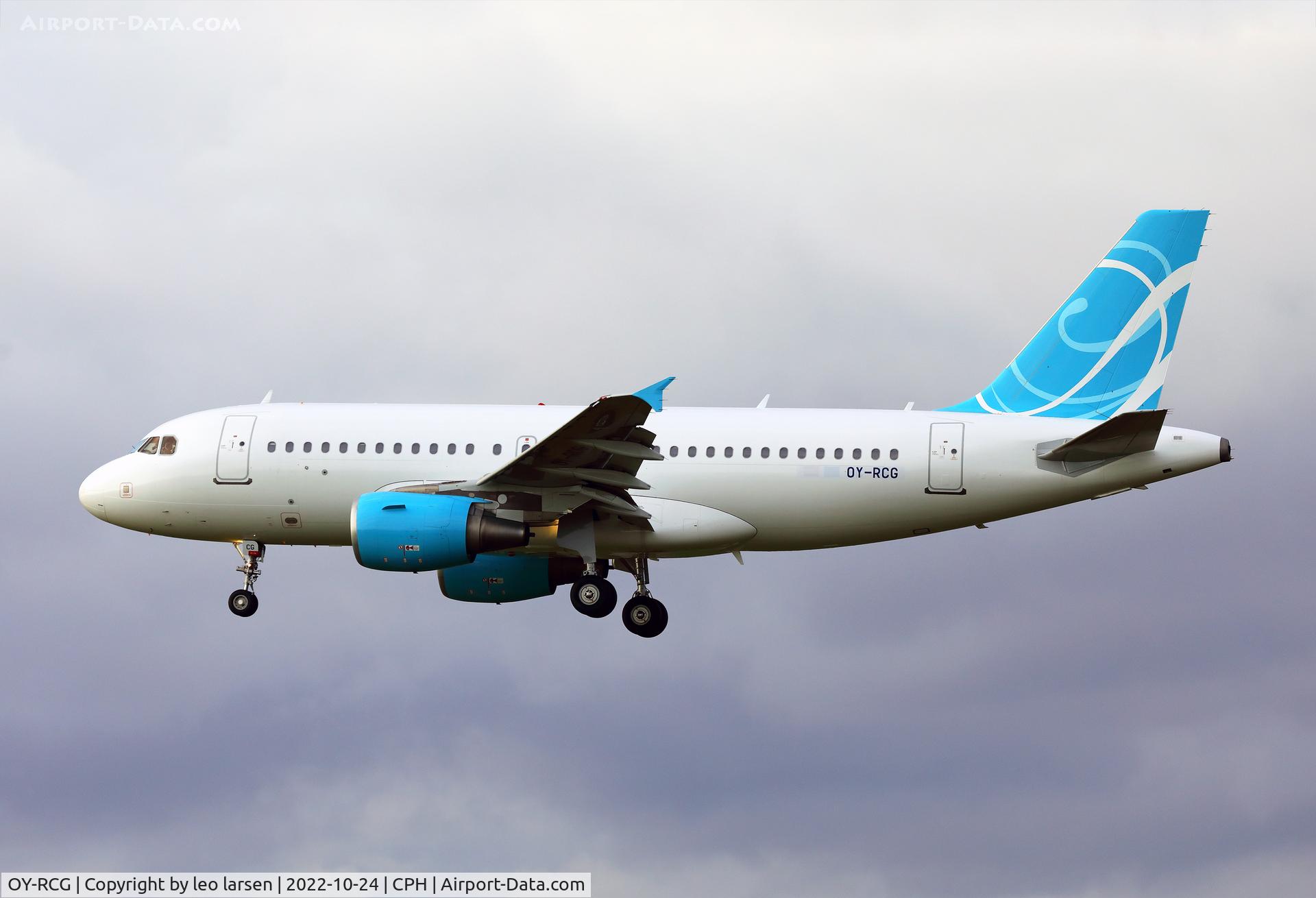 OY-RCG, 2012 Airbus A319-115 C/N 5079, Copenhagen 24.10.2022 in ex Lattitude c/s.