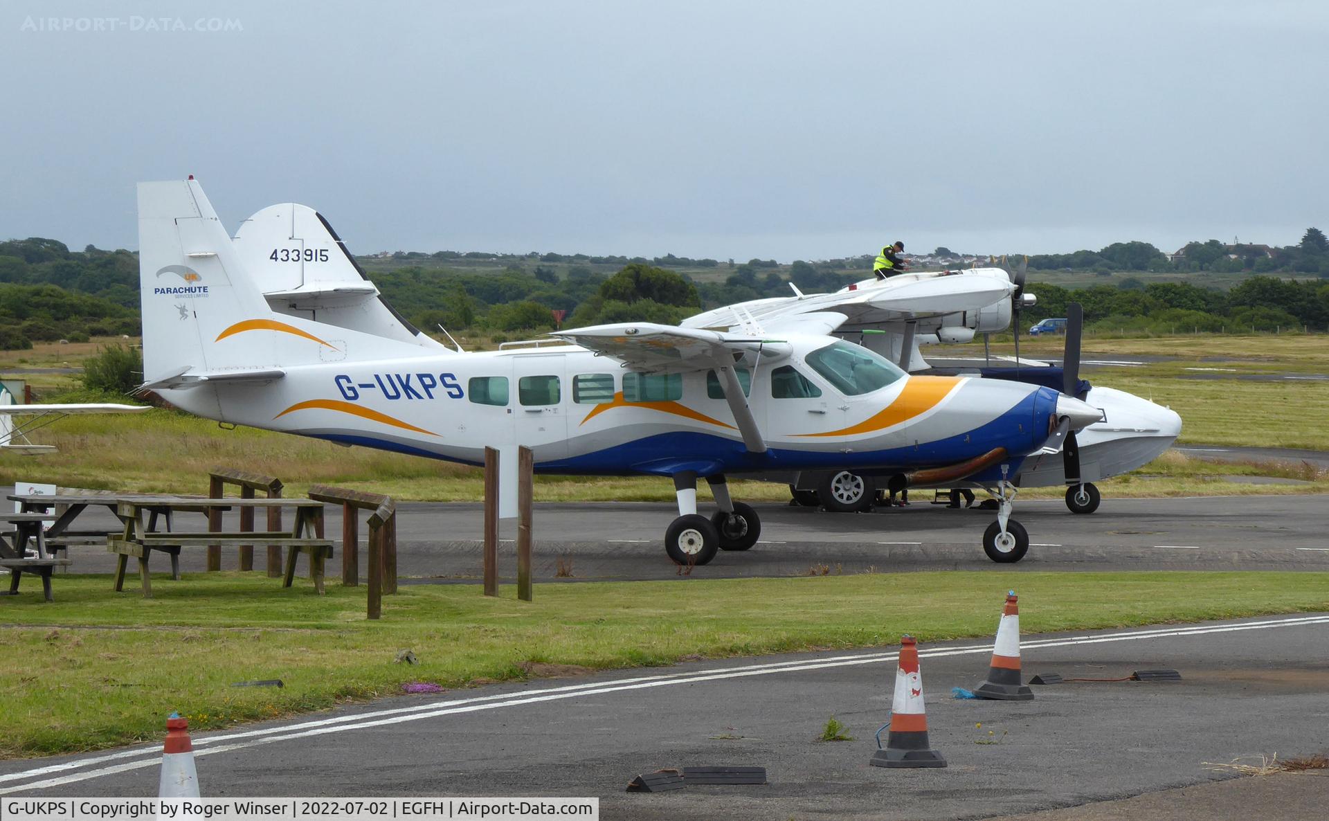 G-UKPS, 2007 Cessna 208 Caravan 1 C/N 20800423, Resident jump-ship for Skydive Swansea.