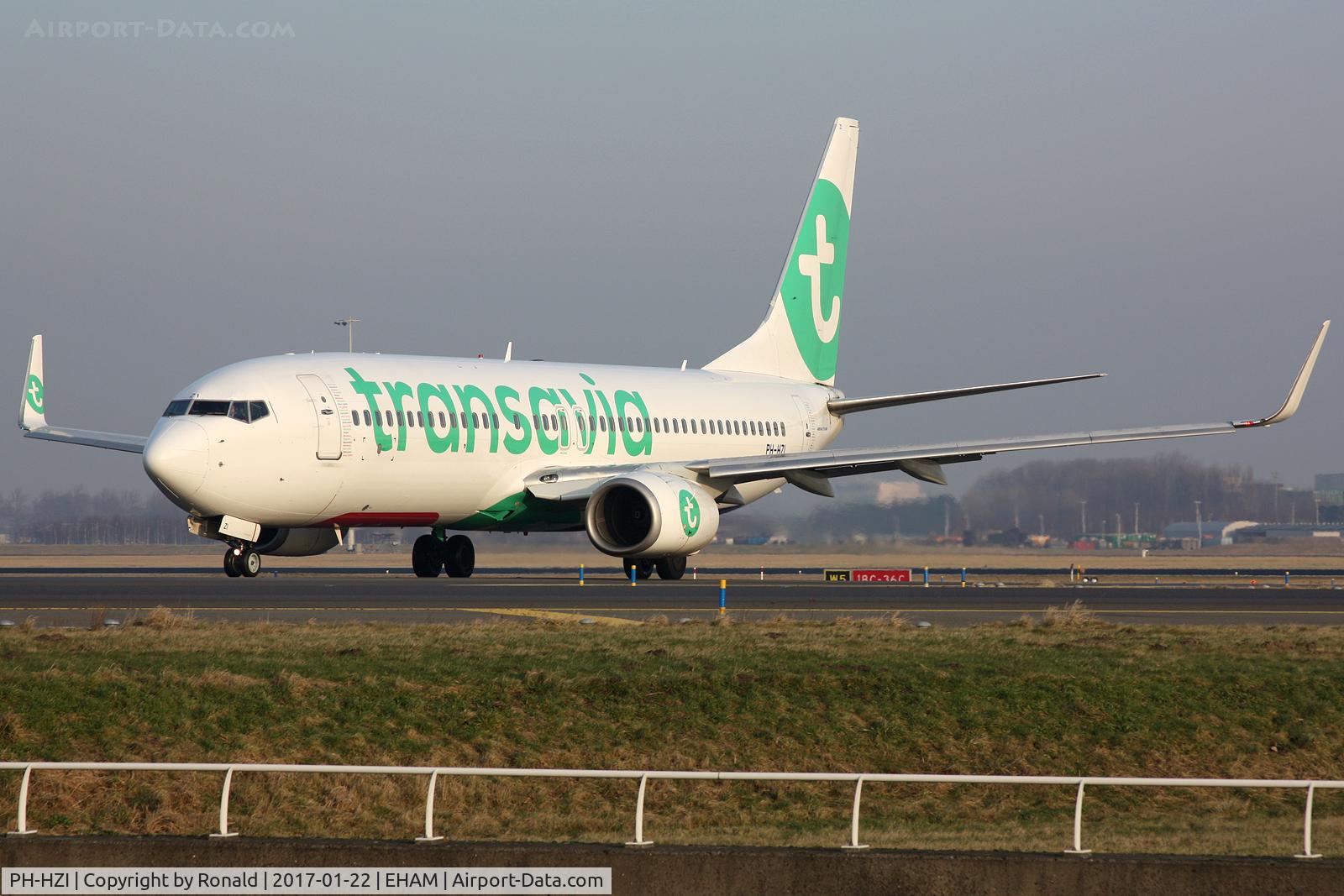 PH-HZI, 2000 Boeing 737-8K2 C/N 28380, at spl