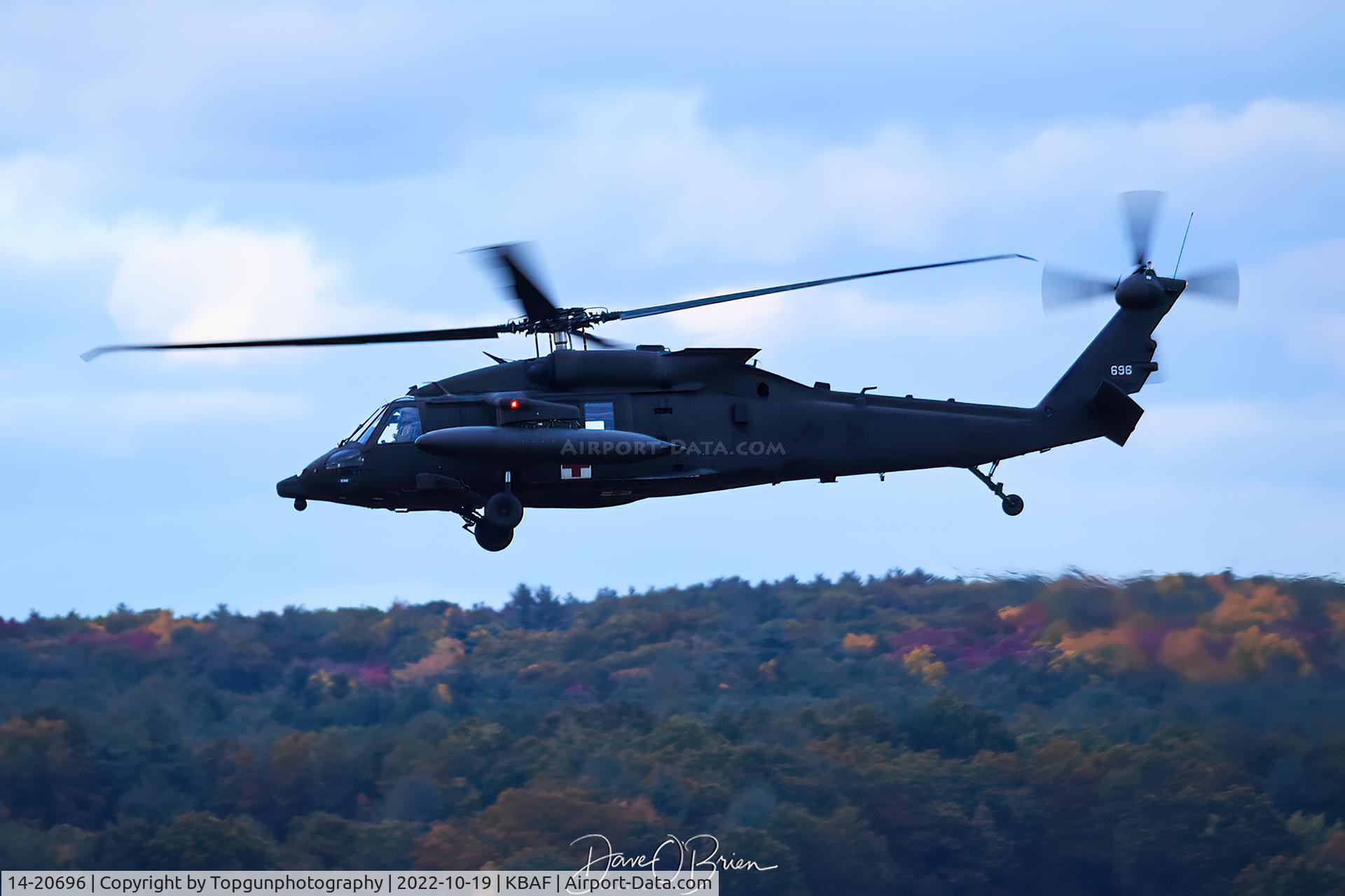 14-20696, 2015 Sikorsky HH-60M Black Hawk C/N 704439, PATRIOT6 coming in to land