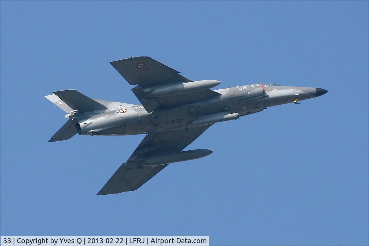 33, Dassault Super Etendard C/N 33, Dassault Super Etendard M, Climbing from rwy 08, Landivisiau Naval Air Base (LFRJ)