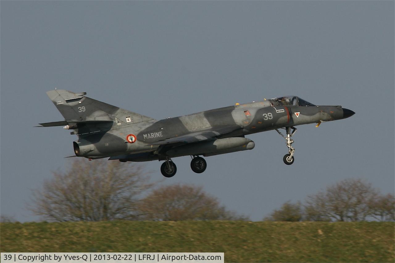 39, Dassault Super Etendard C/N 39, Dassault Super Etendard M, On final rwy 08, Landivisiau Naval Air Base (LFRJ)