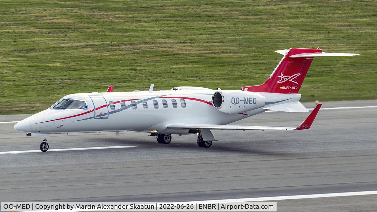 OO-MED, 2006 Learjet 45 C/N 45-311, T/O rwy. 35.