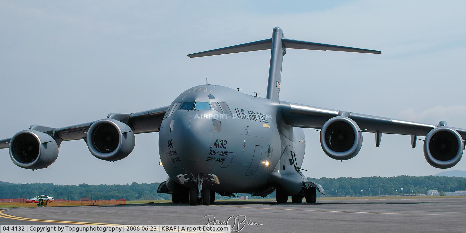 04-4132, 2004 Boeing C-17A Globemaster III C/N P-132, static arrival