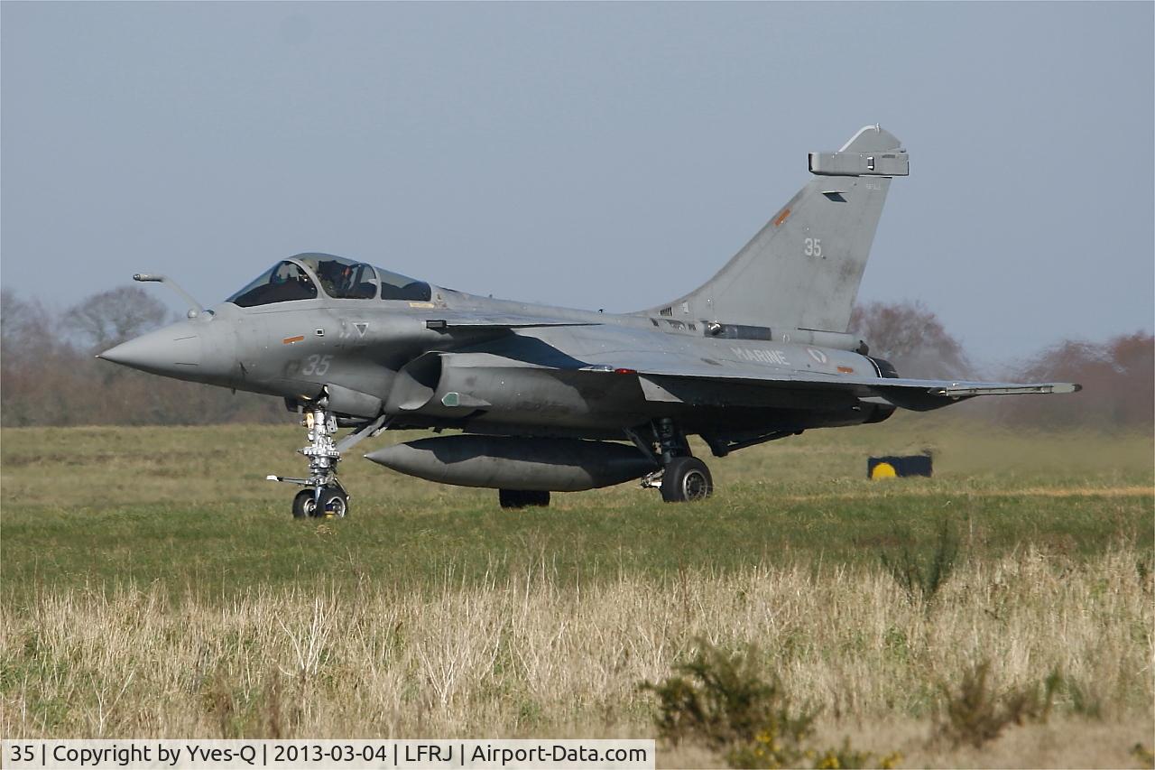 35, 2012 Dassault Rafale M C/N 35, Dassault Rafale M, Taxiing to holding point rwy 08, Landivisiau Naval Air Base (LFRJ)