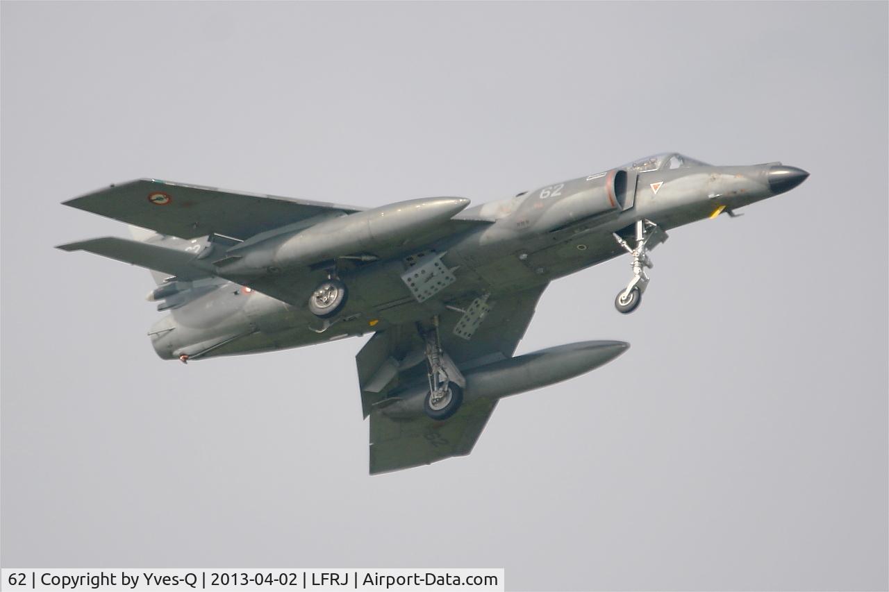 62, Dassault Super Etendard C/N 76, Dassault Super Etendard M, On final rwy 08, Landivisiau Naval Air Base (LFRJ)