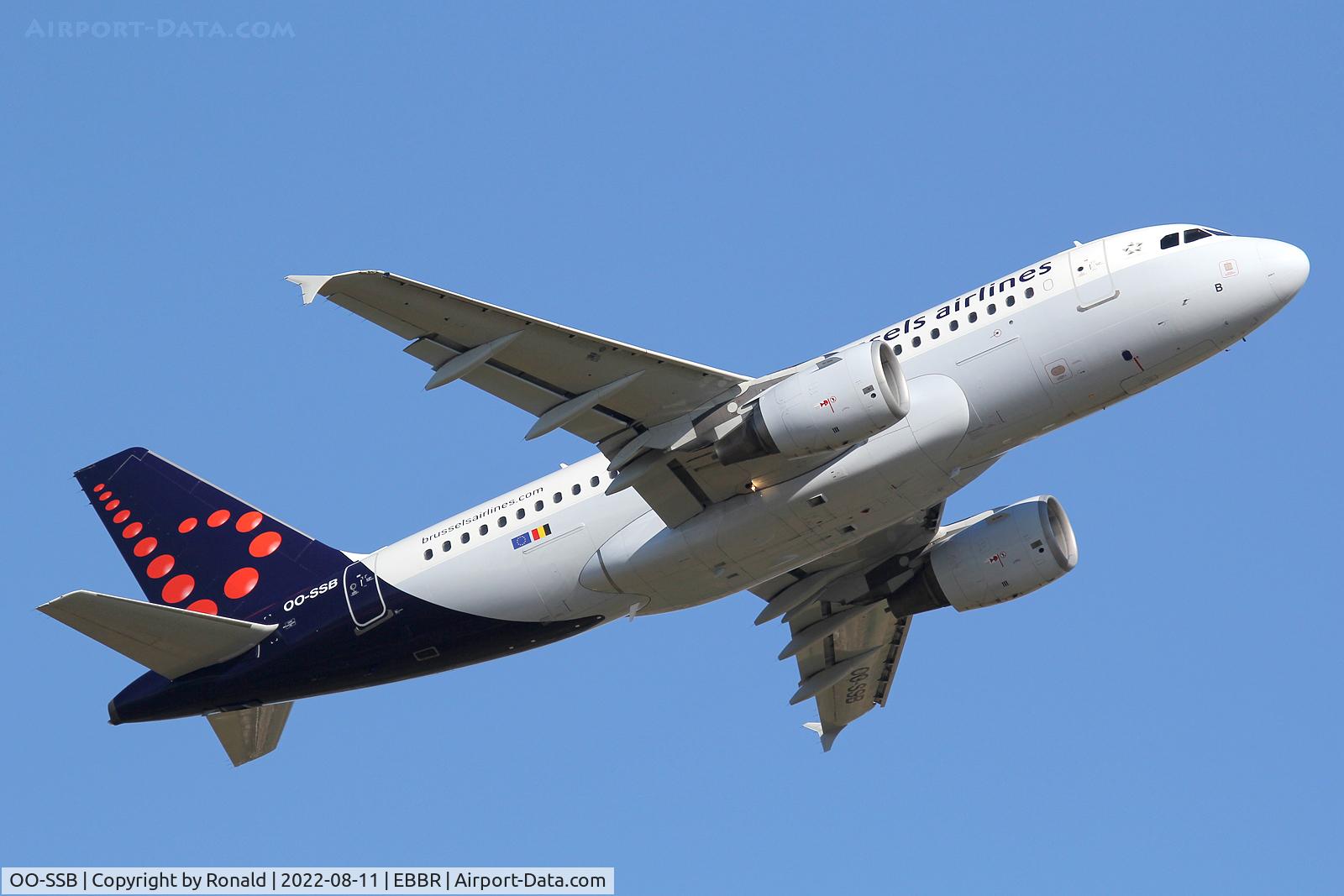 OO-SSB, 2005 Airbus A319-111 C/N 2400, at bru
