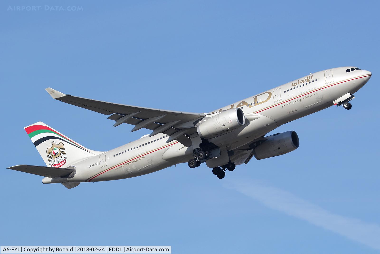 A6-EYJ, 2006 Airbus A330-243 C/N 737, at dus