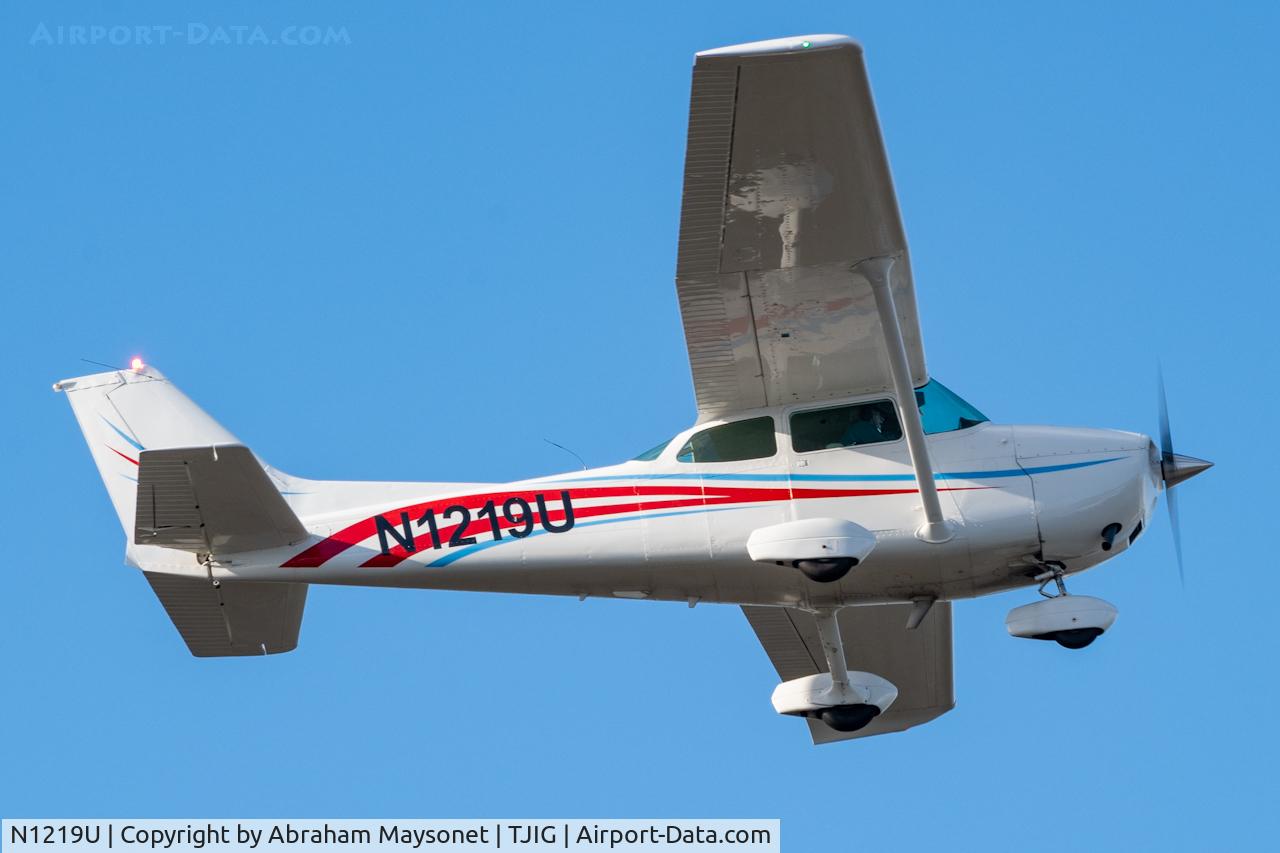 N1219U, 1976 Cessna 172M Skyhawk II C/N 17266916, New Livery Scheme Paint