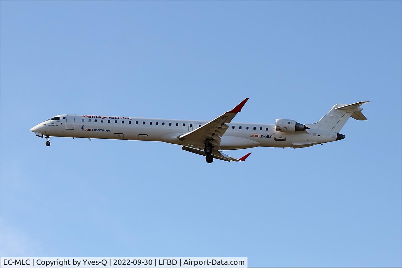 EC-MLC, 2016 Bombardier CRJ-1000ER NG (CL-600-2E25) C/N 19048, Bombardier CRJ-1000ER NG, On final rwy 23, Bordeaux Mérignac airport (LFBD-BOD)