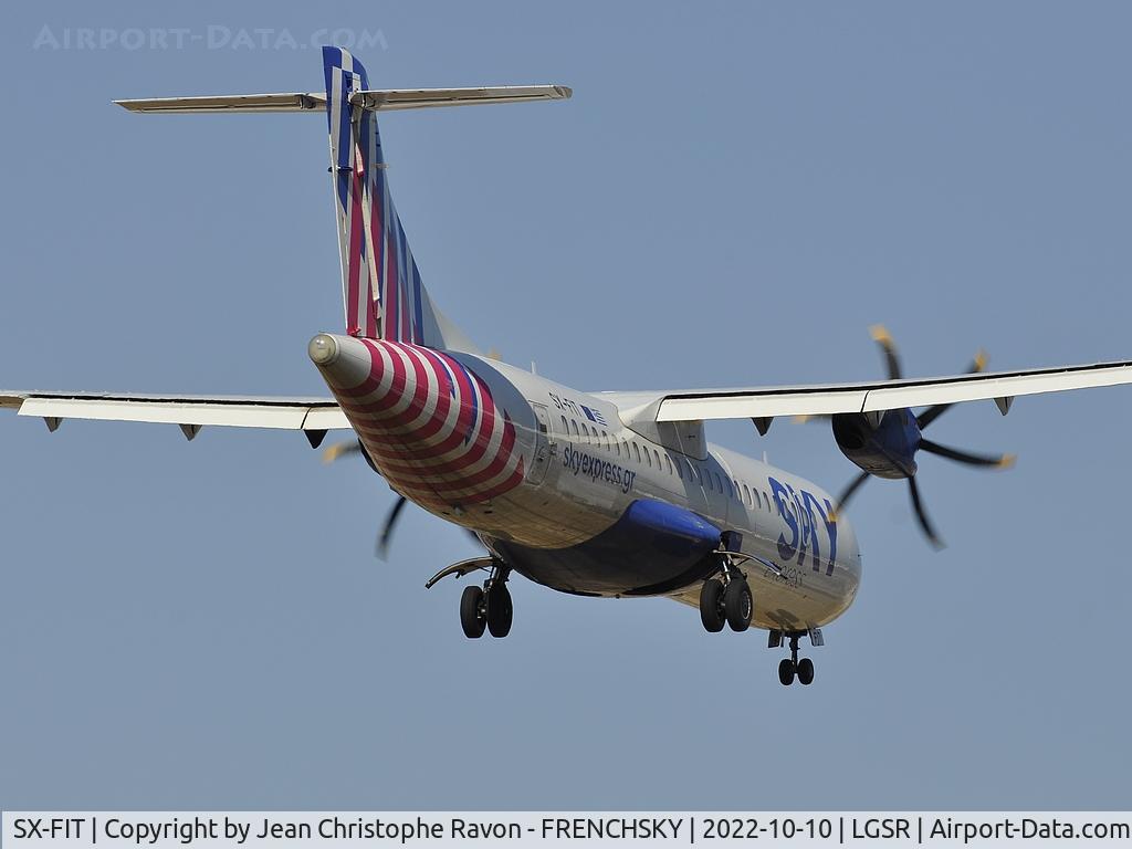 SX-FIT, 2020 ATR 72-600 C/N 1642, Sky Express GQ344/SEH344 Athénes - Santorin