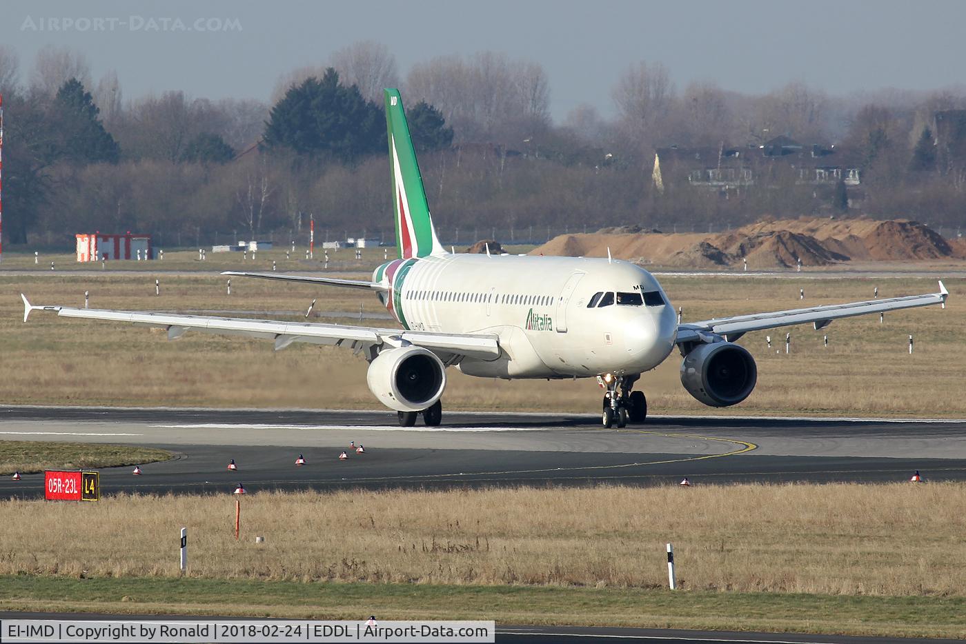 EI-IMD, 2003 Airbus A319-112 C/N 2074, at dus