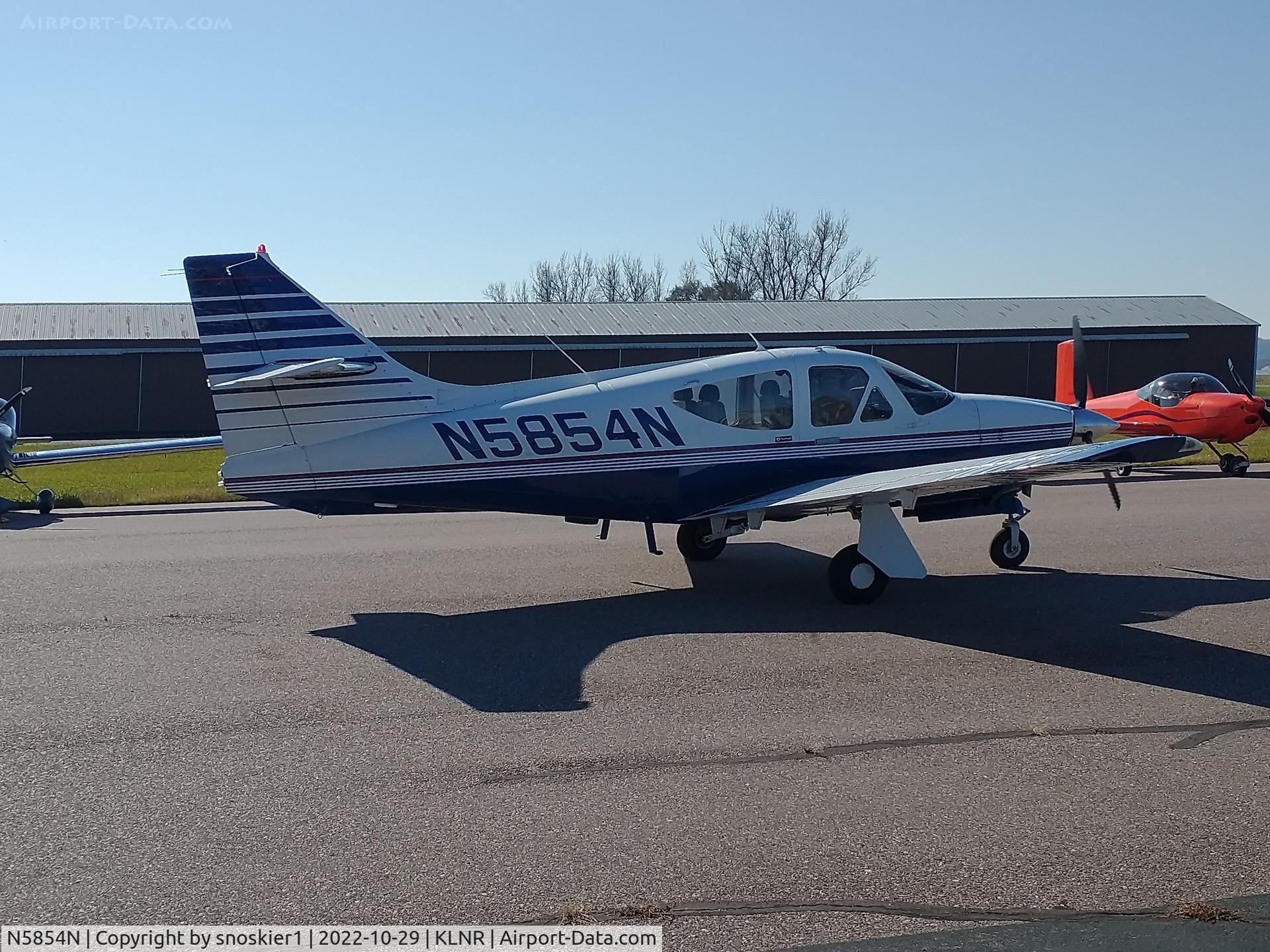 N5854N, 1978 Rockwell International 114 Commander C/N 14399, Breakfast at KLNR