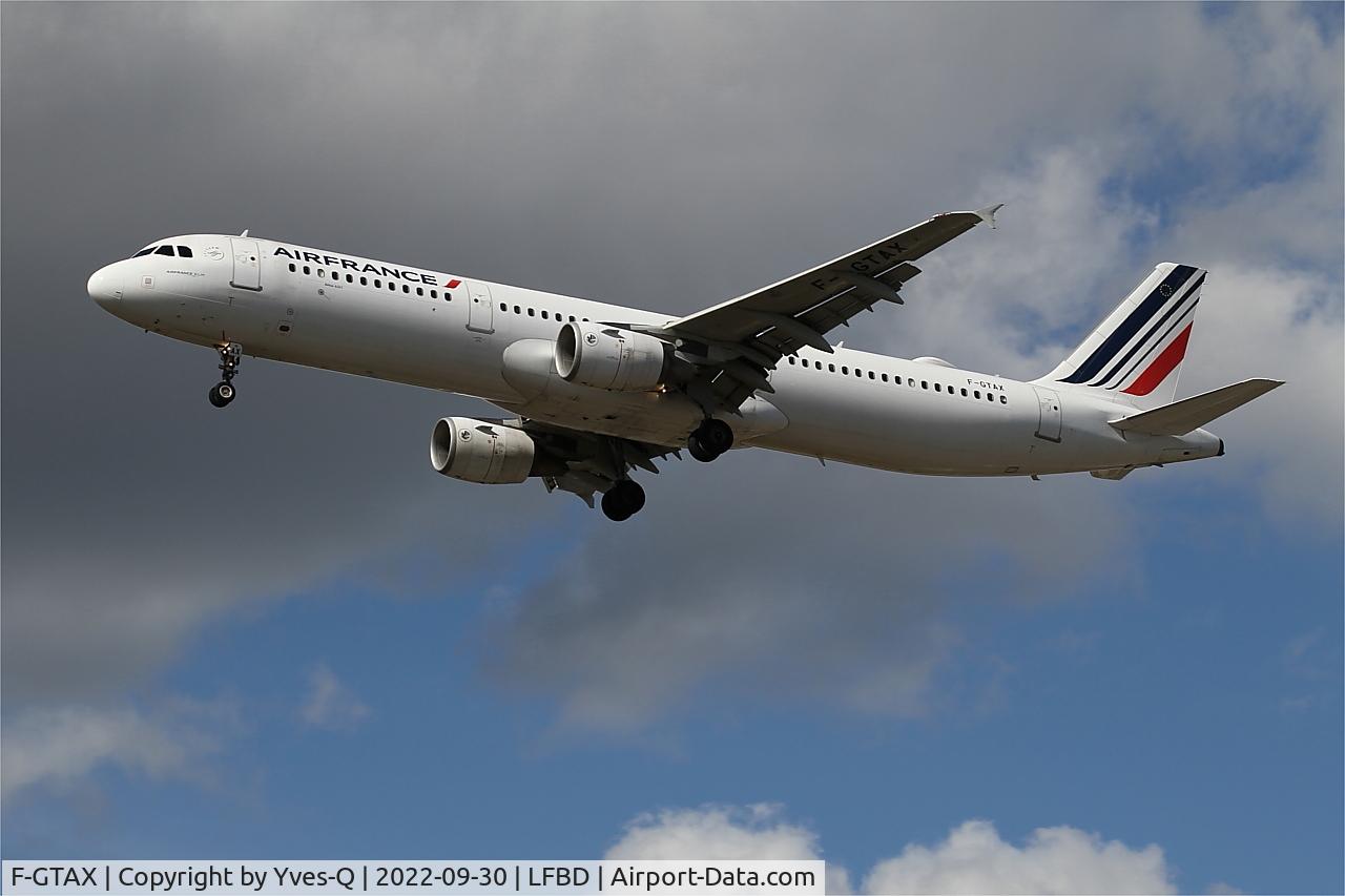 F-GTAX, 2009 Airbus A321-212 C/N 3930, Airbus A321-212, On final rwy 23, Bordeaux Mérignac airport (LFBD-BOD)