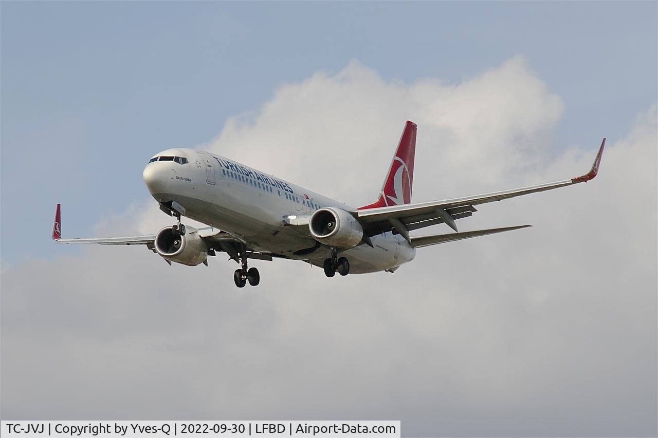 TC-JVJ, 2016 Boeing 737-8F2 C/N 60015, Boeing 737-8F2, Short approach rwy 23, Bordeaux Mérignac airport (LFBD-BOD)
