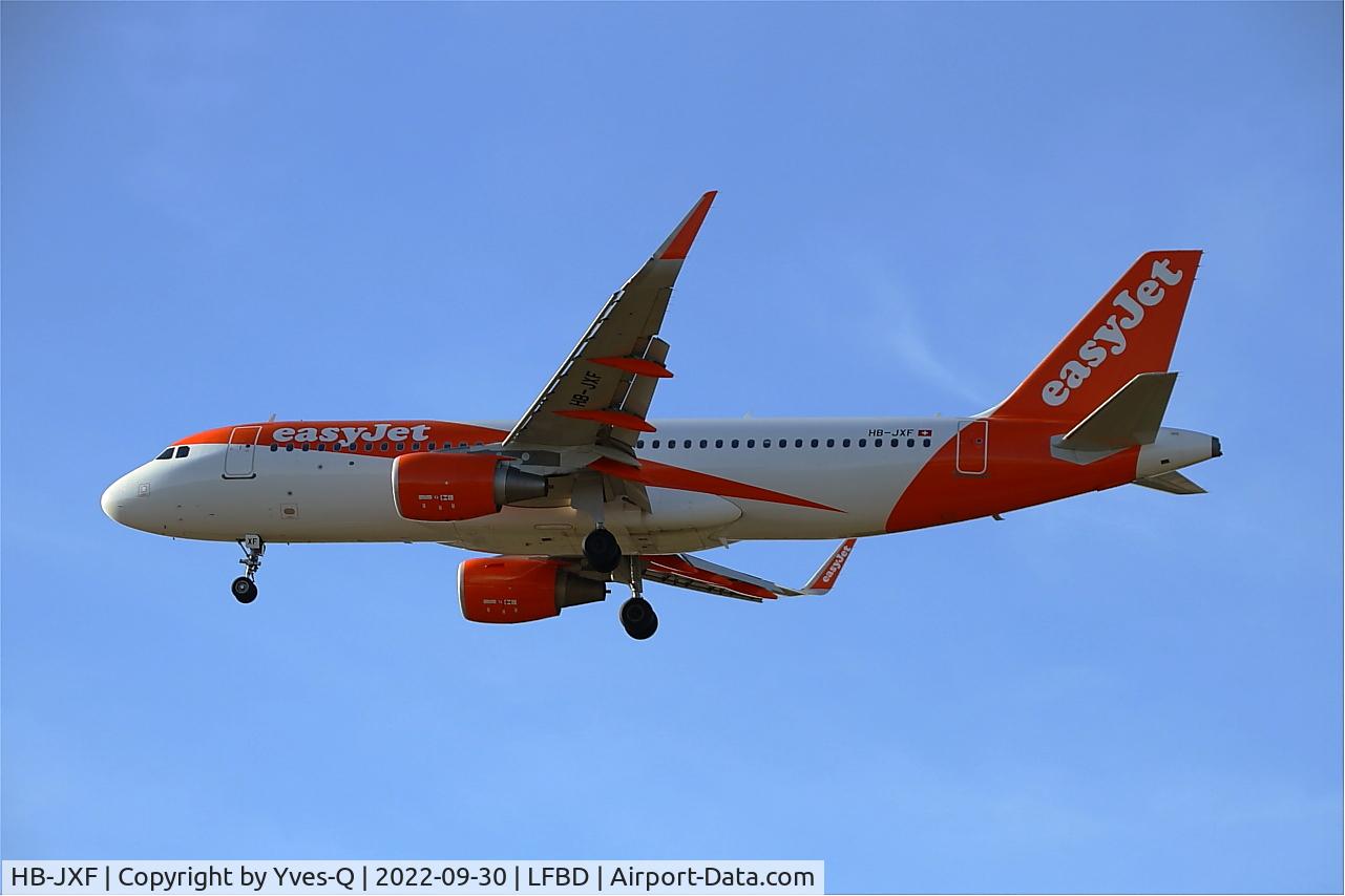 HB-JXF, 2016 Airbus A320-214 C/N 7340, Airbus A320-214, On final rwy 23, Bordeaux Mérignac airport (LFBD-BOD)