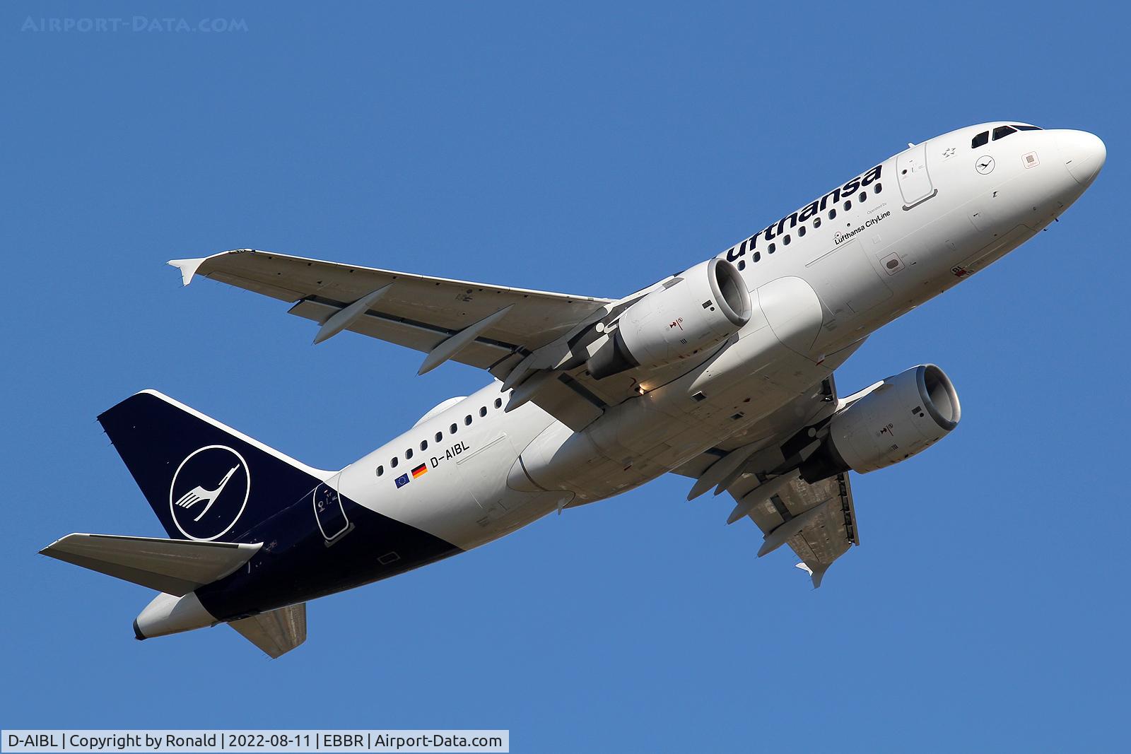 D-AIBL, 2004 Airbus A319-112 C/N 2174, at bru