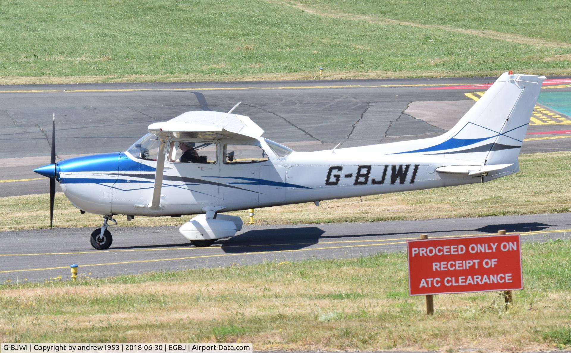 G-BJWI, 1982 Reims F172P Skyhawk C/N 2172, G-BJWI at Gloucestershire Airport.