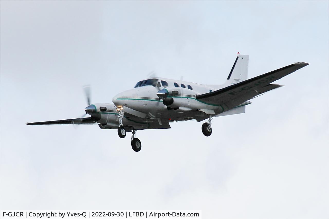 F-GJCR, 1977 Beech E90 King Air C/N LW-251, Beech E90 King Air, Short approach rwy 23, Bordeaux Mérignac airport (LFBD-BOD)