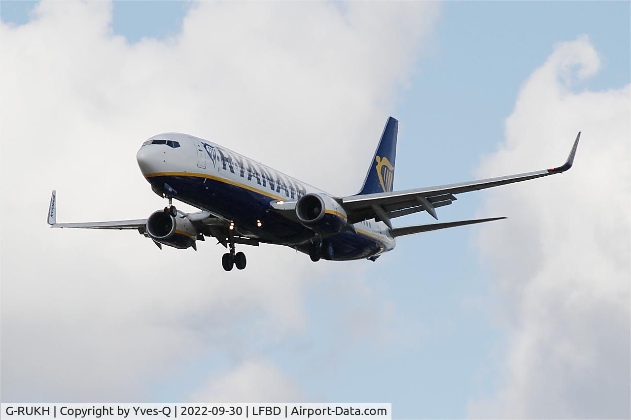 G-RUKH, 2007 Boeing 737-8AS C/N 33640, Boeing 737-8AS, Short approach rwy 23, Bordeaux Mérignac airport (LFBD-BOD)