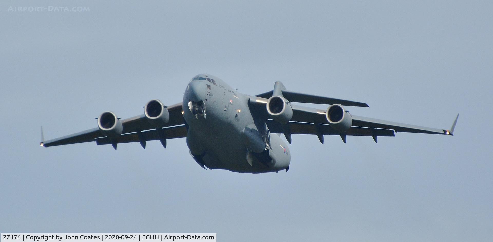 ZZ174, 2001 Boeing C-17A Globemaster III C/N F-081, Training approach