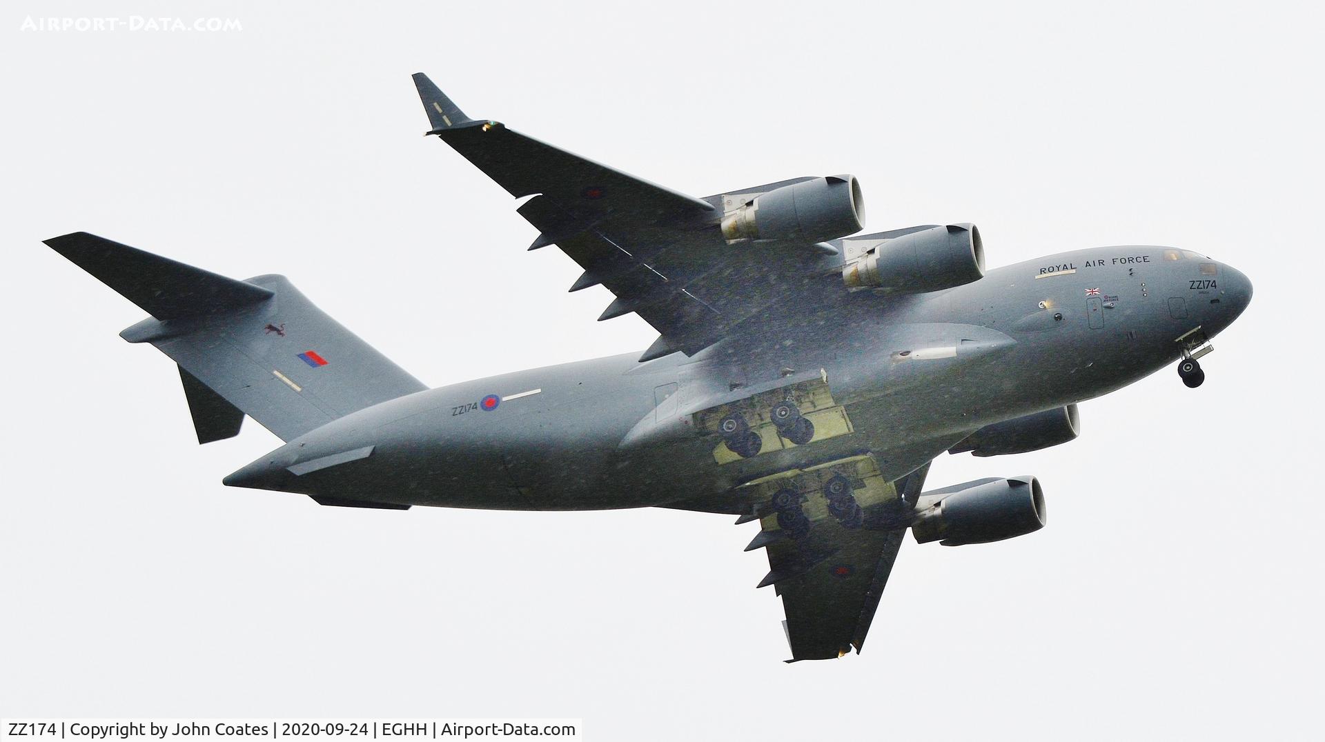 ZZ174, 2001 Boeing C-17A Globemaster III C/N F-081, Training approach