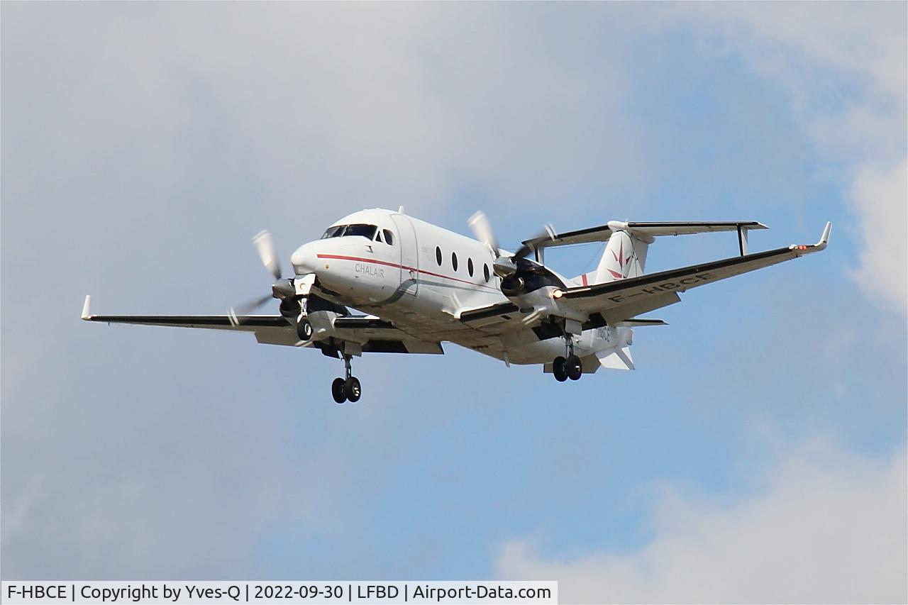 F-HBCE, 1998 Beech 1900D C/N UE-323, Raytheon Aircraft Company 1900D, Short approach rwy 23, Bordeaux Mérignac airport (LFBD-BOD)