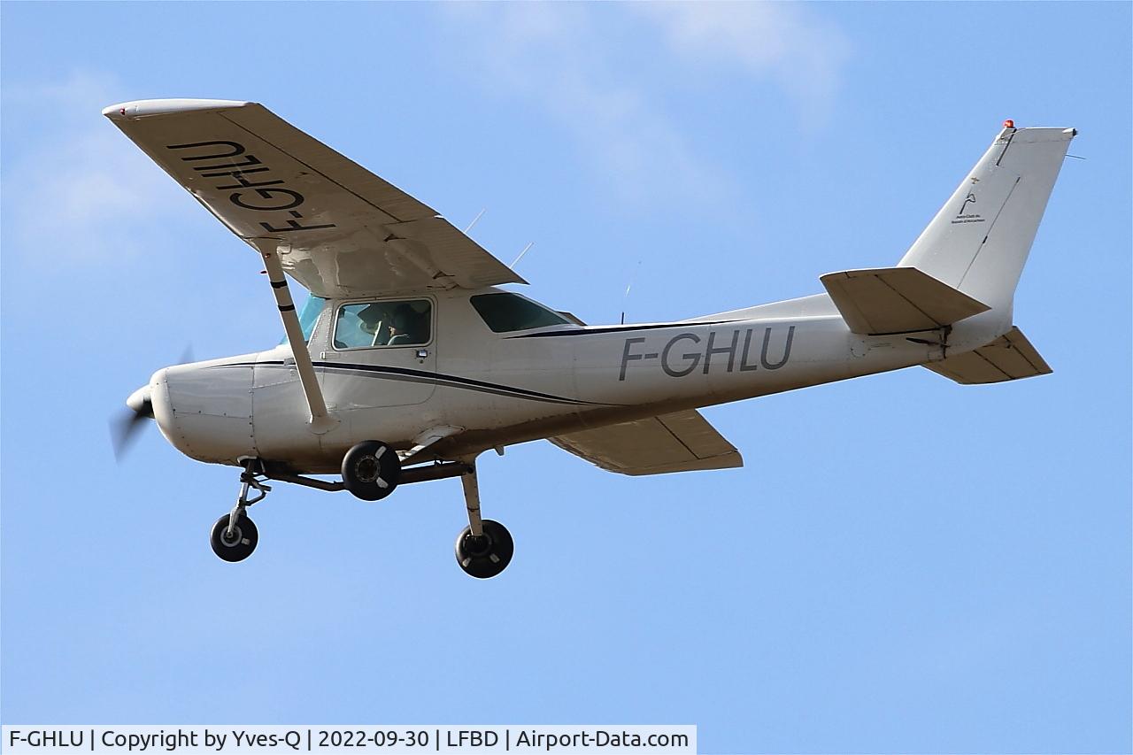 F-GHLU, Reims F152 C/N 152-80860, Reims F152, On final rwy 23, Bordeaux Mérignac airport (LFBD-BOD)