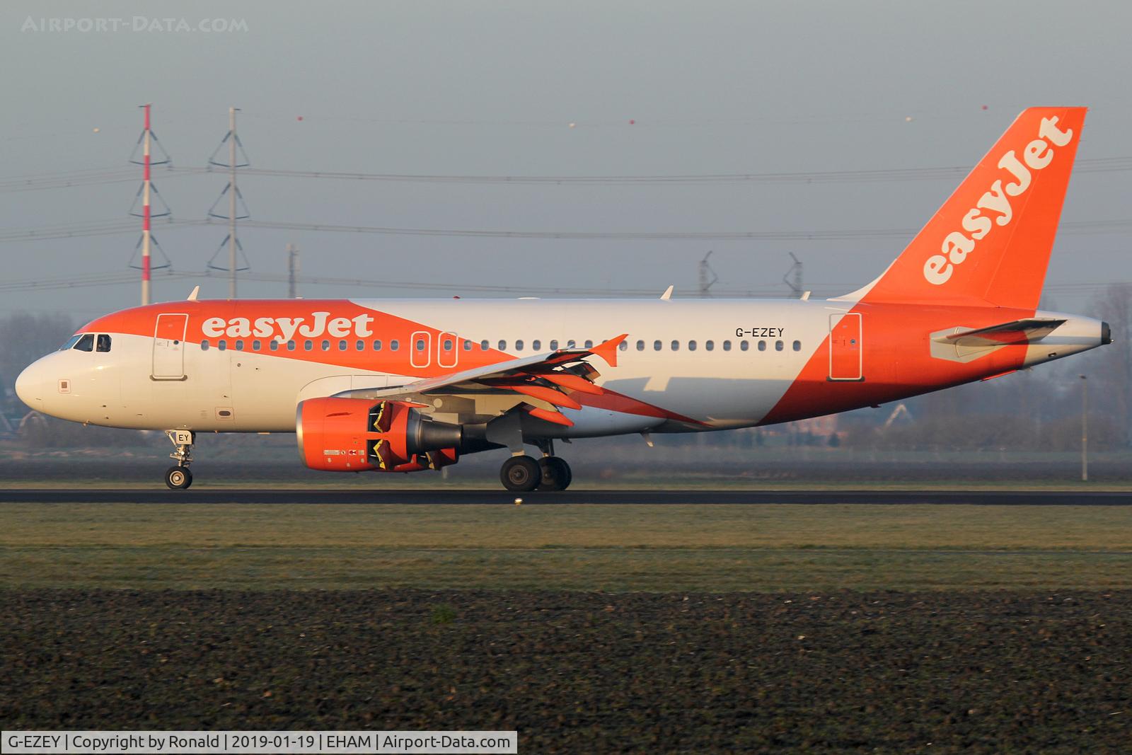 G-EZEY, 2004 Airbus A319-111 C/N 2353, at spl