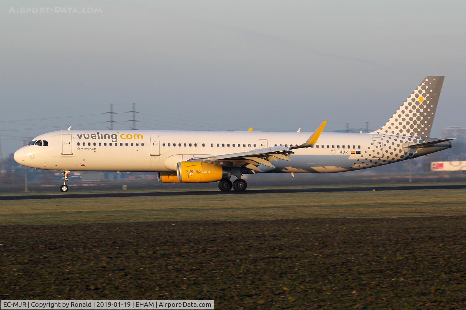 EC-MJR, 2016 Airbus A321-231 C/N 6933, at spl