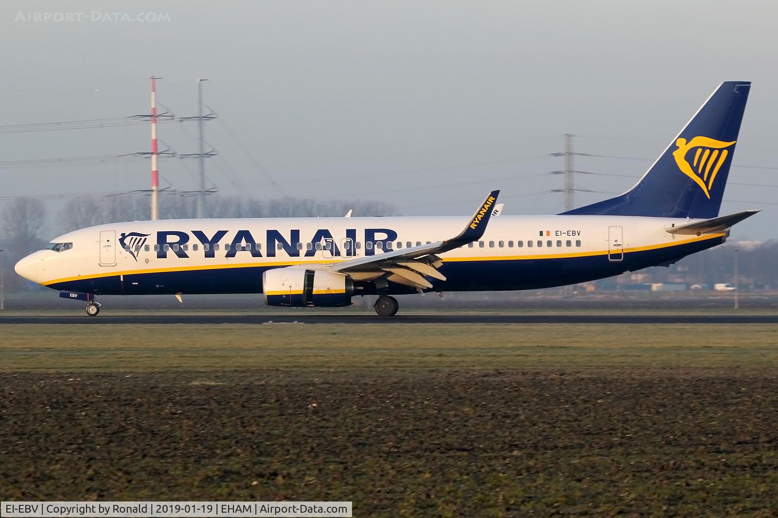 EI-EBV, 2009 Boeing 737-8AS C/N 35009, at spl