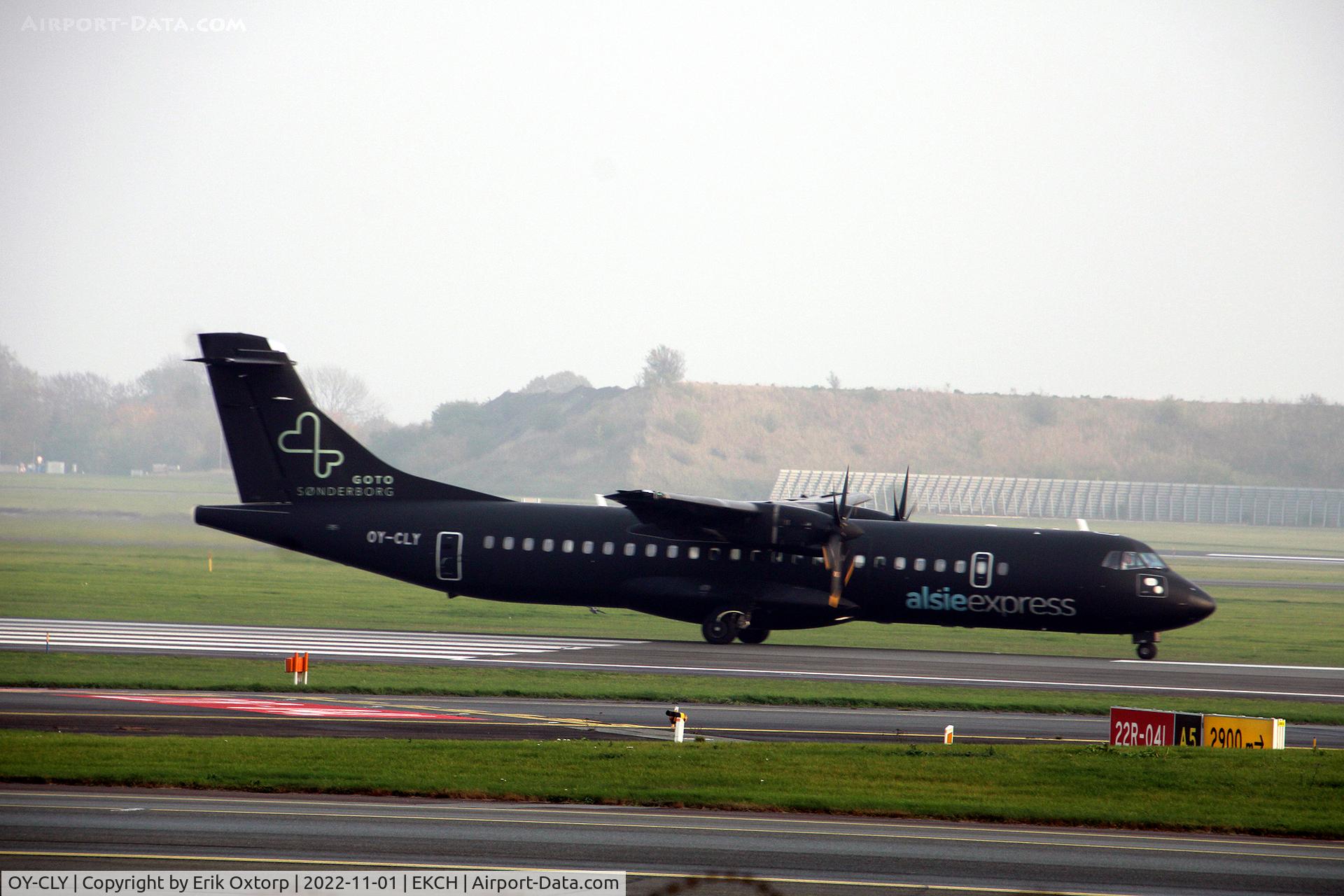 OY-CLY, 2008 ATR 72-212A C/N 799, OY-CLY taking off rw 22R
