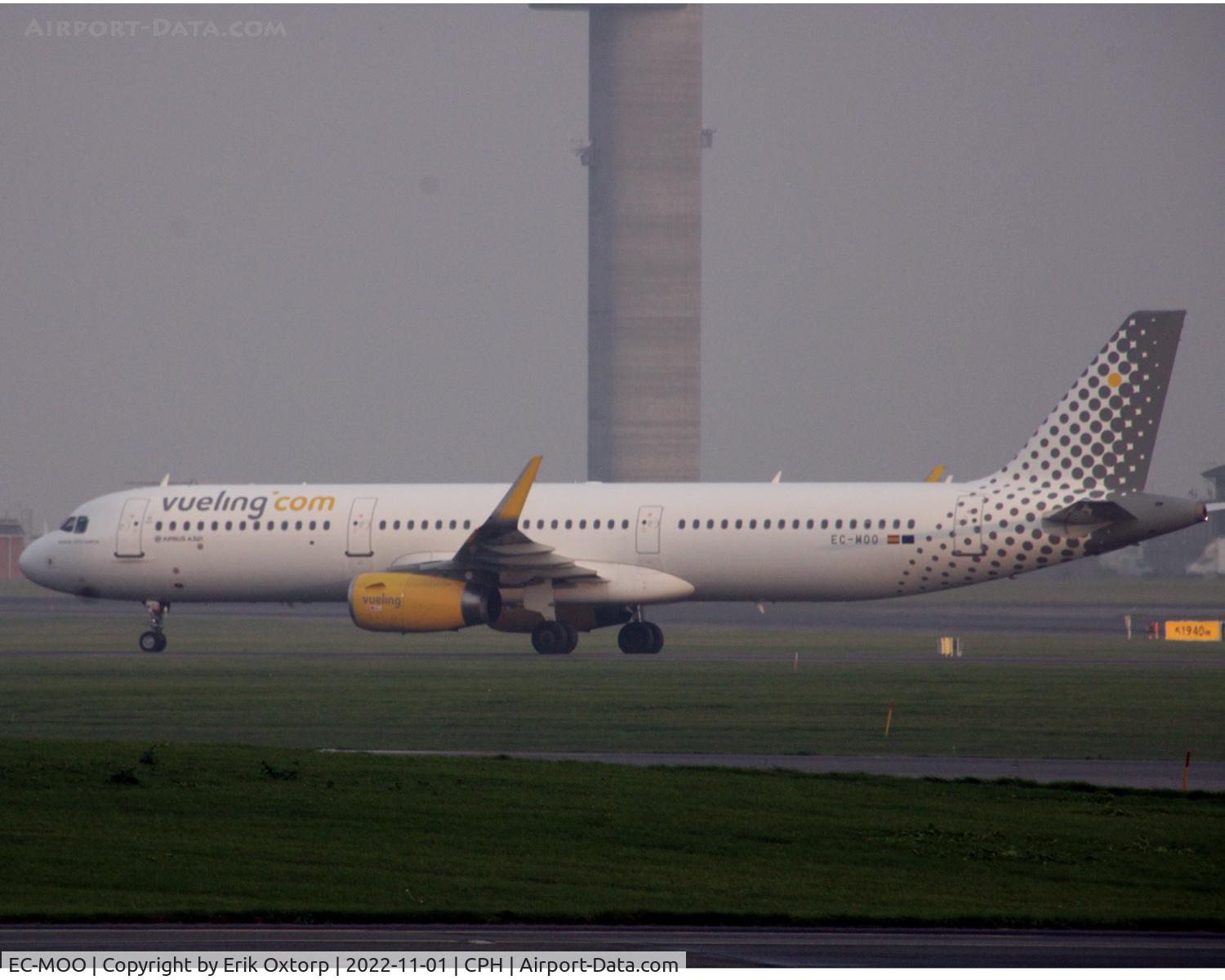 EC-MOO, 2016 Airbus A321-231 C/N 7471, EC-MOO landed rw 22L