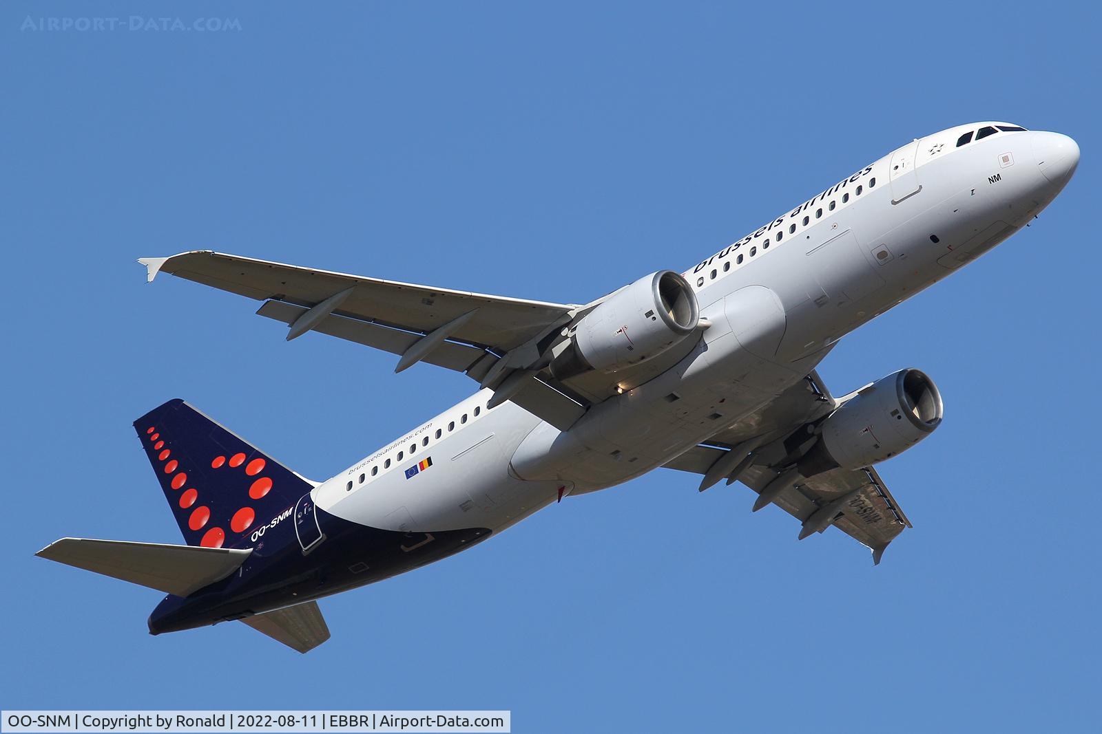 OO-SNM, 2003 Airbus A320-214 C/N 2003, at bru